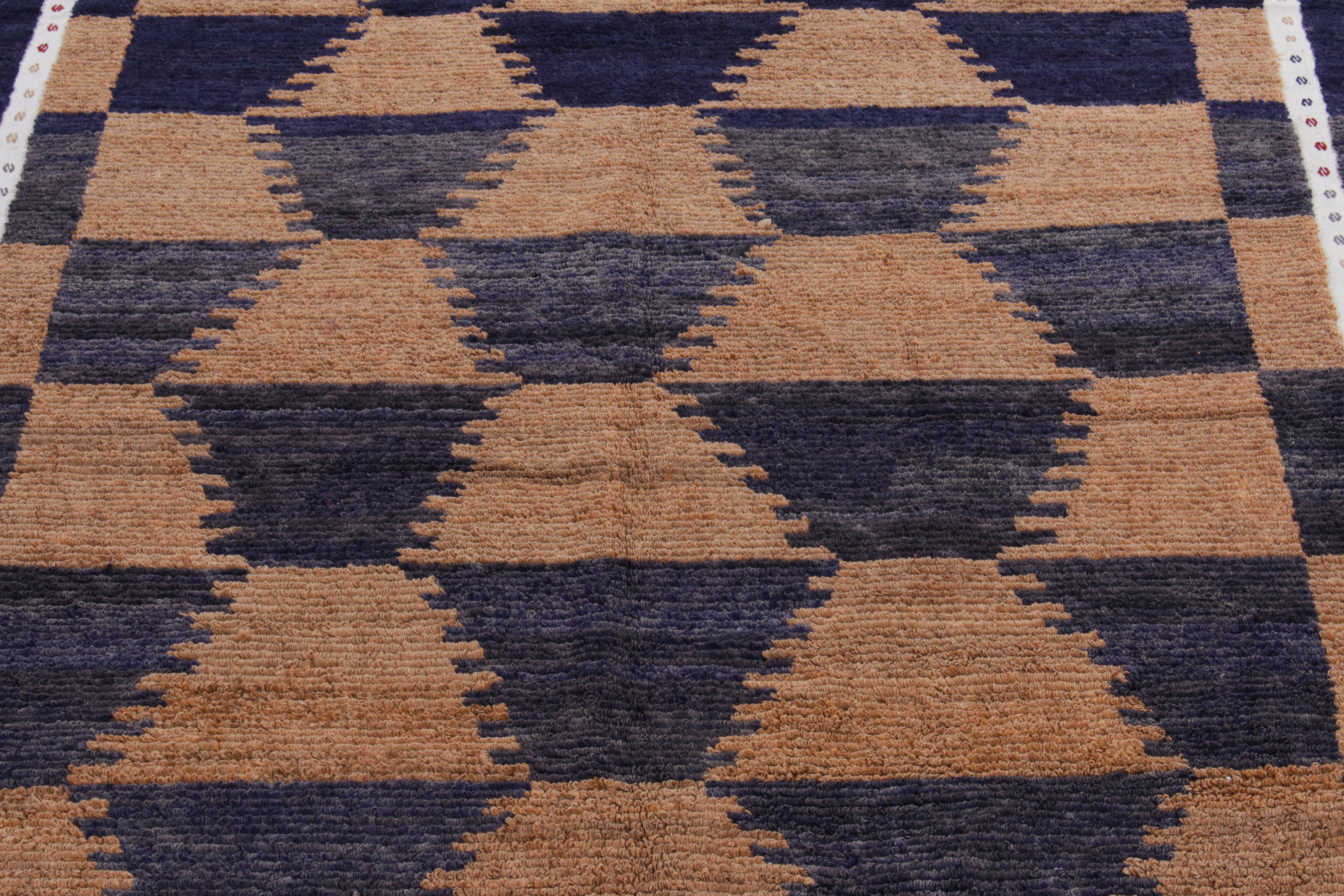 Vintage Tulu Vintage Teppich in Braun, Mitternachtsblau & Weiß mit geometrischem Muster von Teppich & Kelim (Stammeskunst) im Angebot
