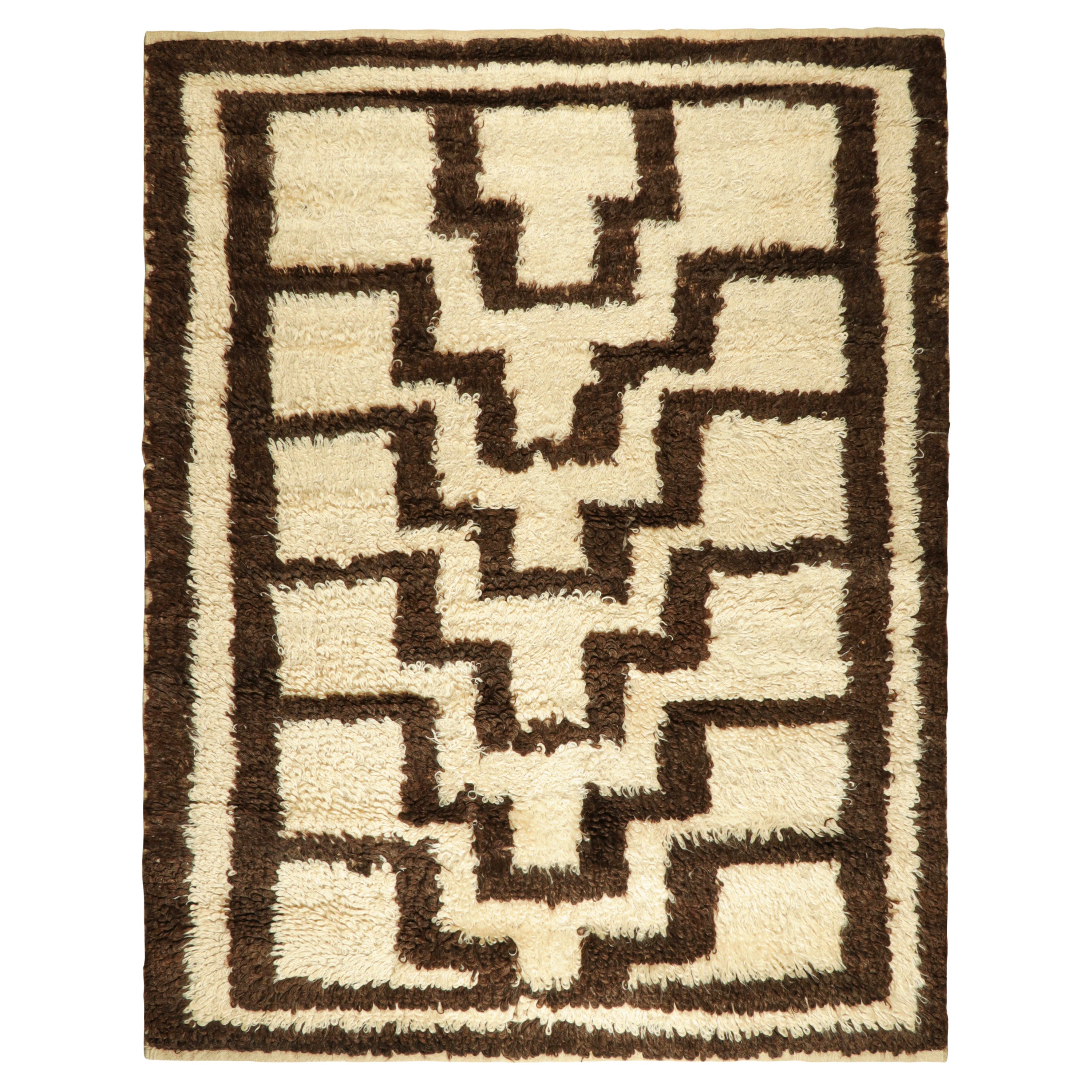 Vintage Tulu Teppich mit cremeweißen und braunen geometrischen Mustern, von Rug & Kilim