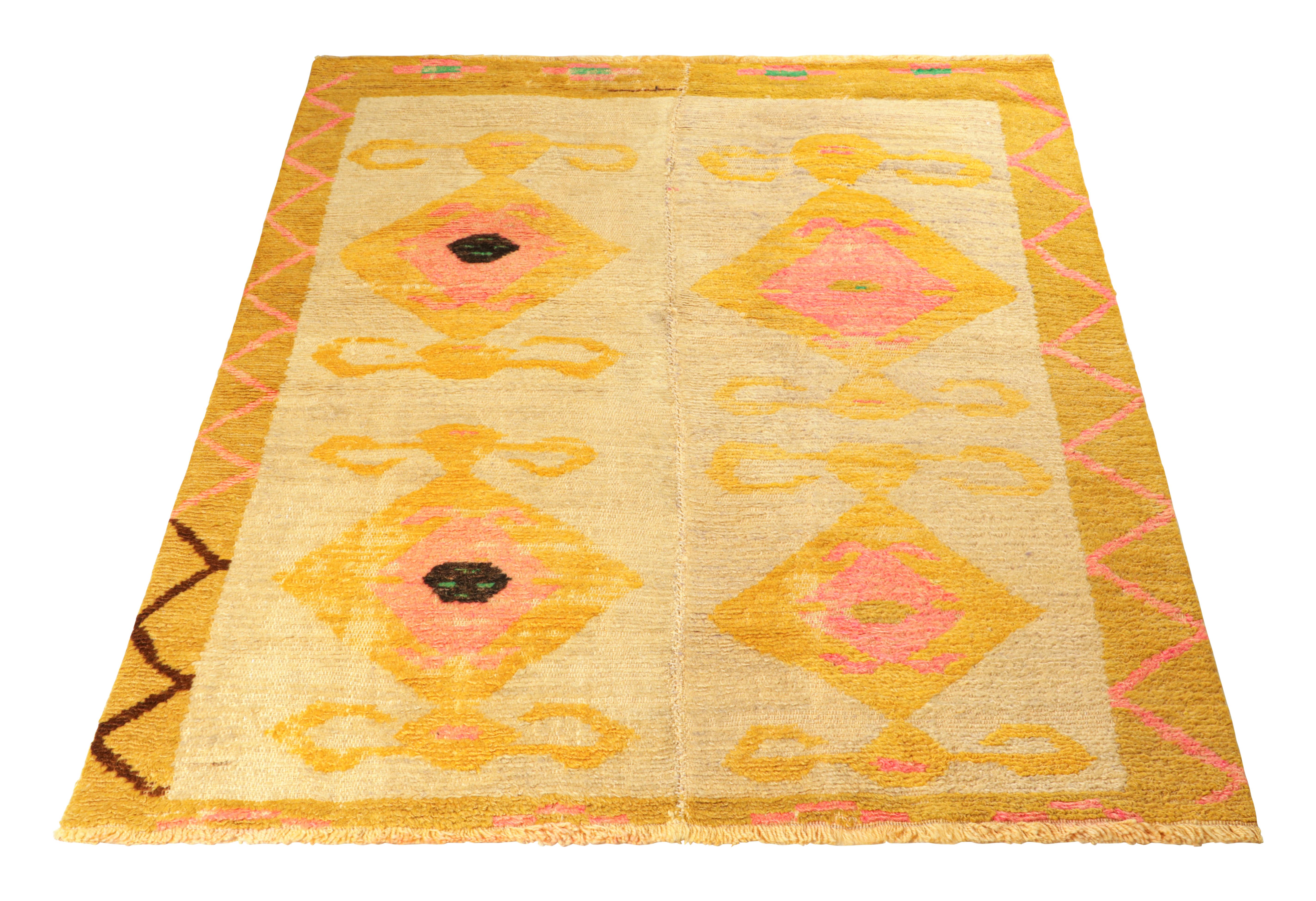Vintage Tulu Rug with Pink and Gold Geometric Medallions, from Rug & Kilim In Good Condition For Sale In Long Island City, NY