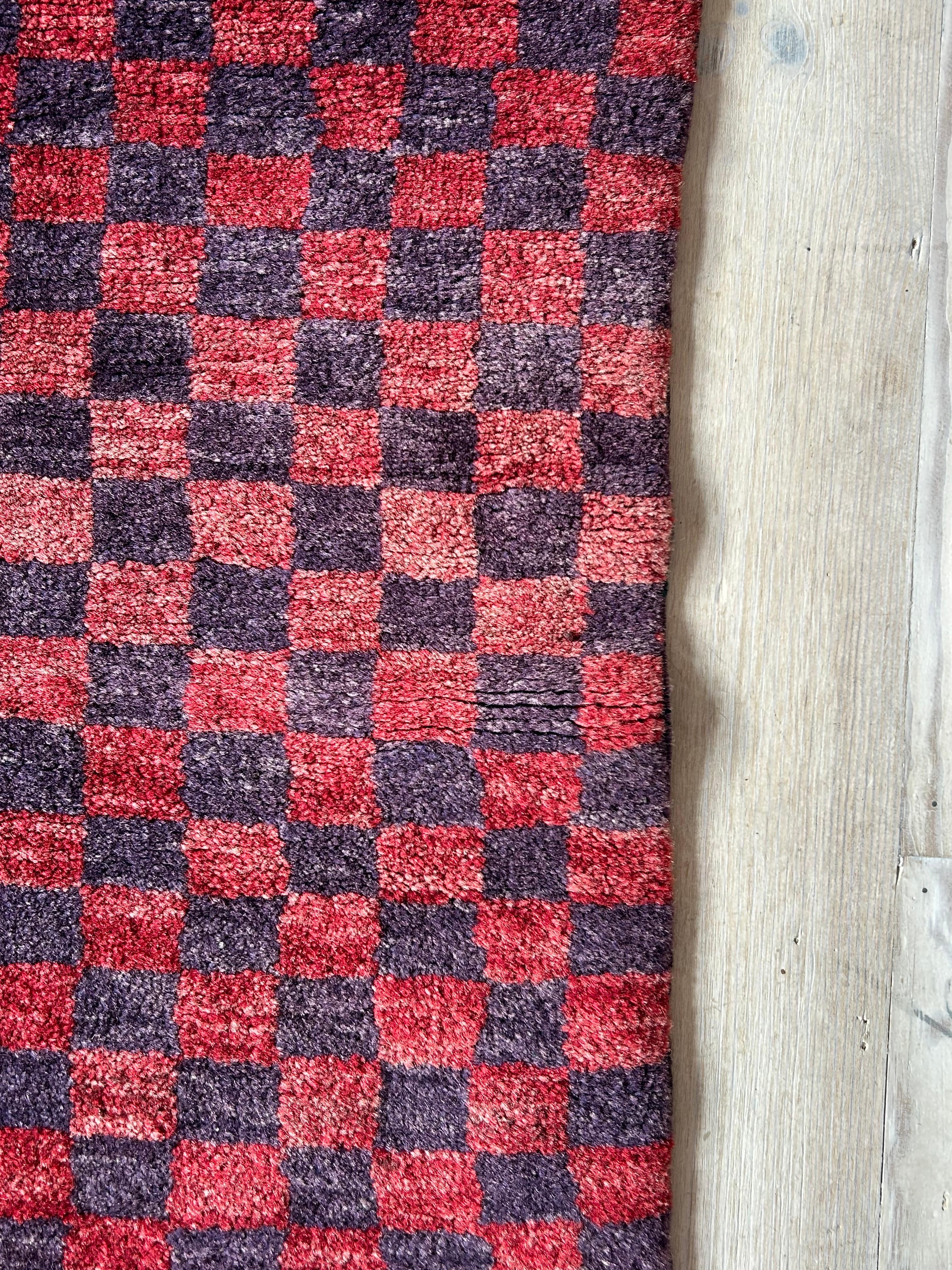 Vintage Tulu Rug with Red and Purple Check Pattern, Turkey, 20th Century For Sale 2