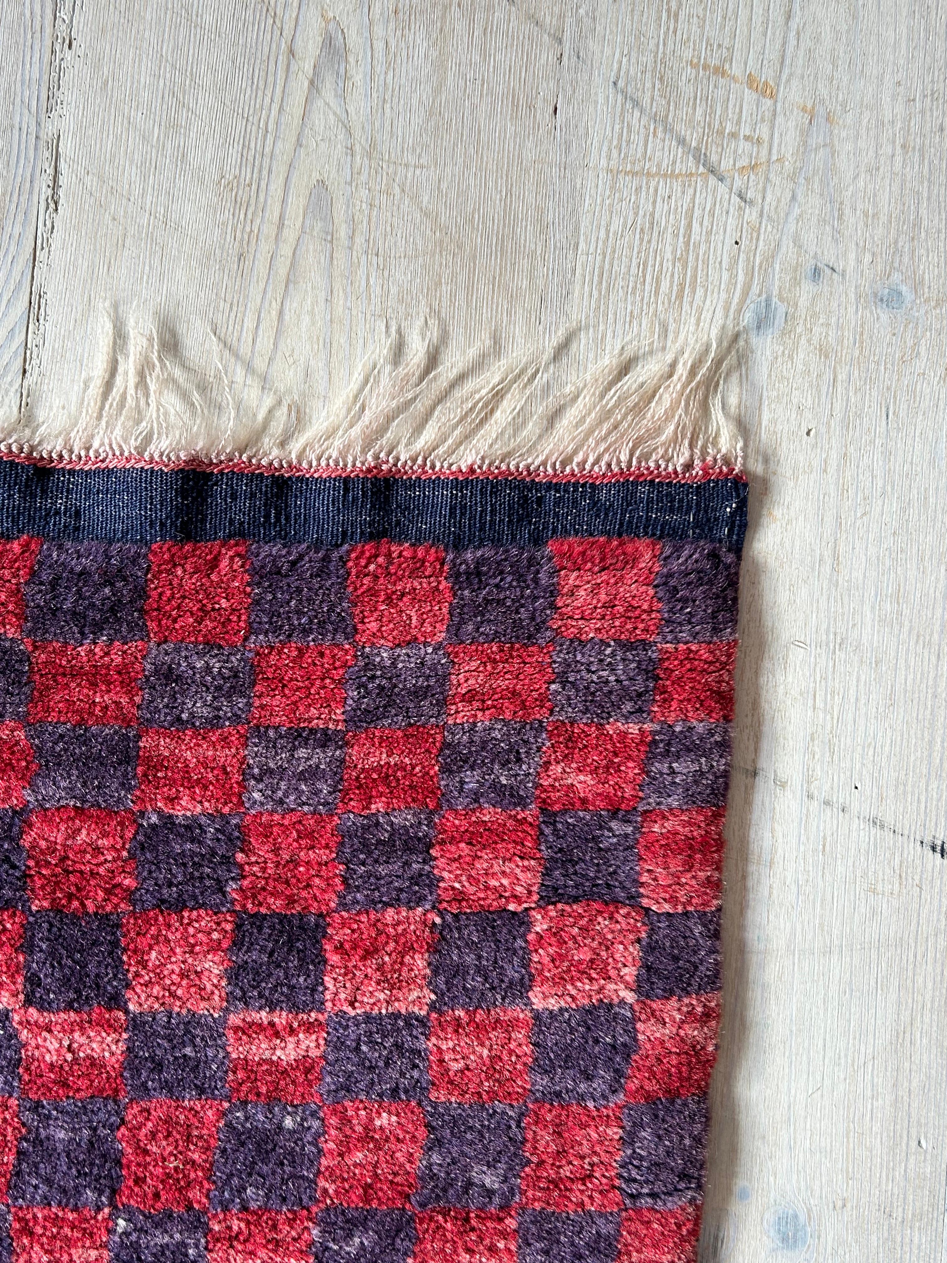 Vintage Tulu Rug with Red and Purple Check Pattern, Turkey, 20th Century For Sale 3