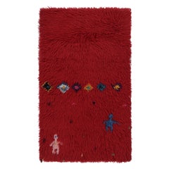 Alfombra Tulu Vintage en Rojo Profundo con Figuras Humanas y Patrones - Rug & Kilim