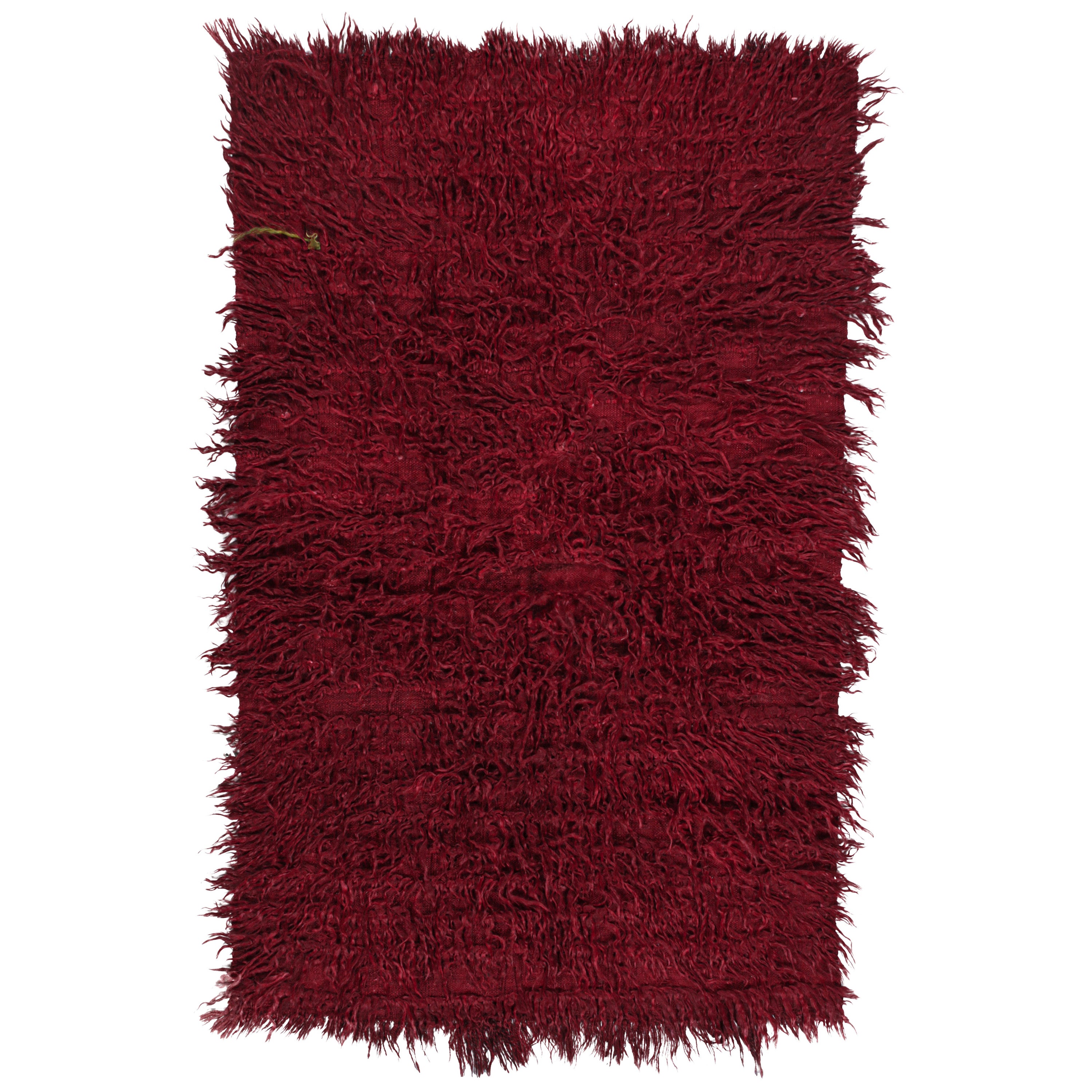 Tappeto Tulu Shag vintage con vello bordeaux di Rug & Kilim