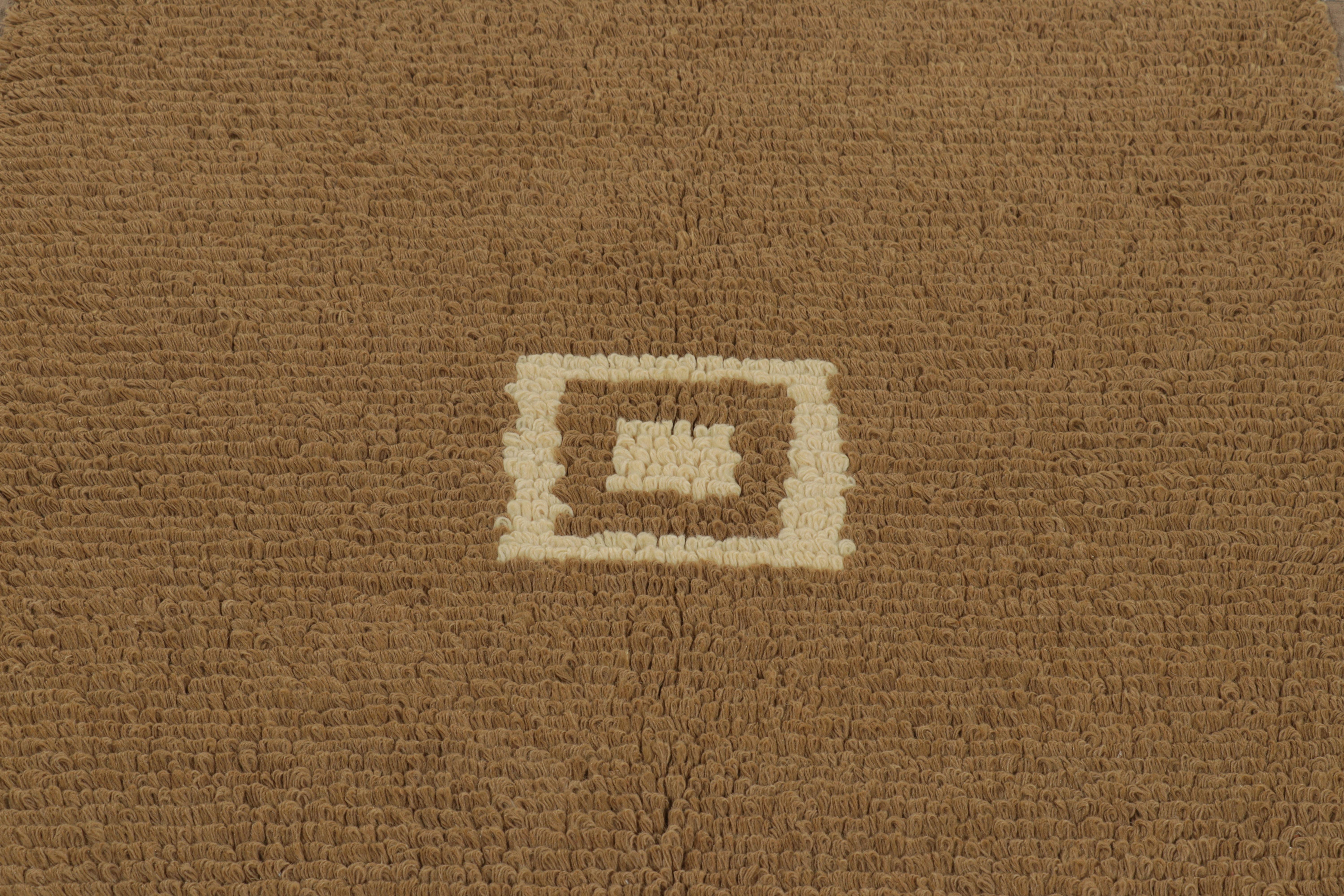  Annodato a mano in lana e proveniente dalla Turchia intorno al 1950-1960, questo tappeto Tulu vintage 4x5 è una curatela particolarmente ricca e invitante tra le ultime aggiunte alla collezione di tappeti turchi di metà secolo di Rug & Kilim. 

Sul