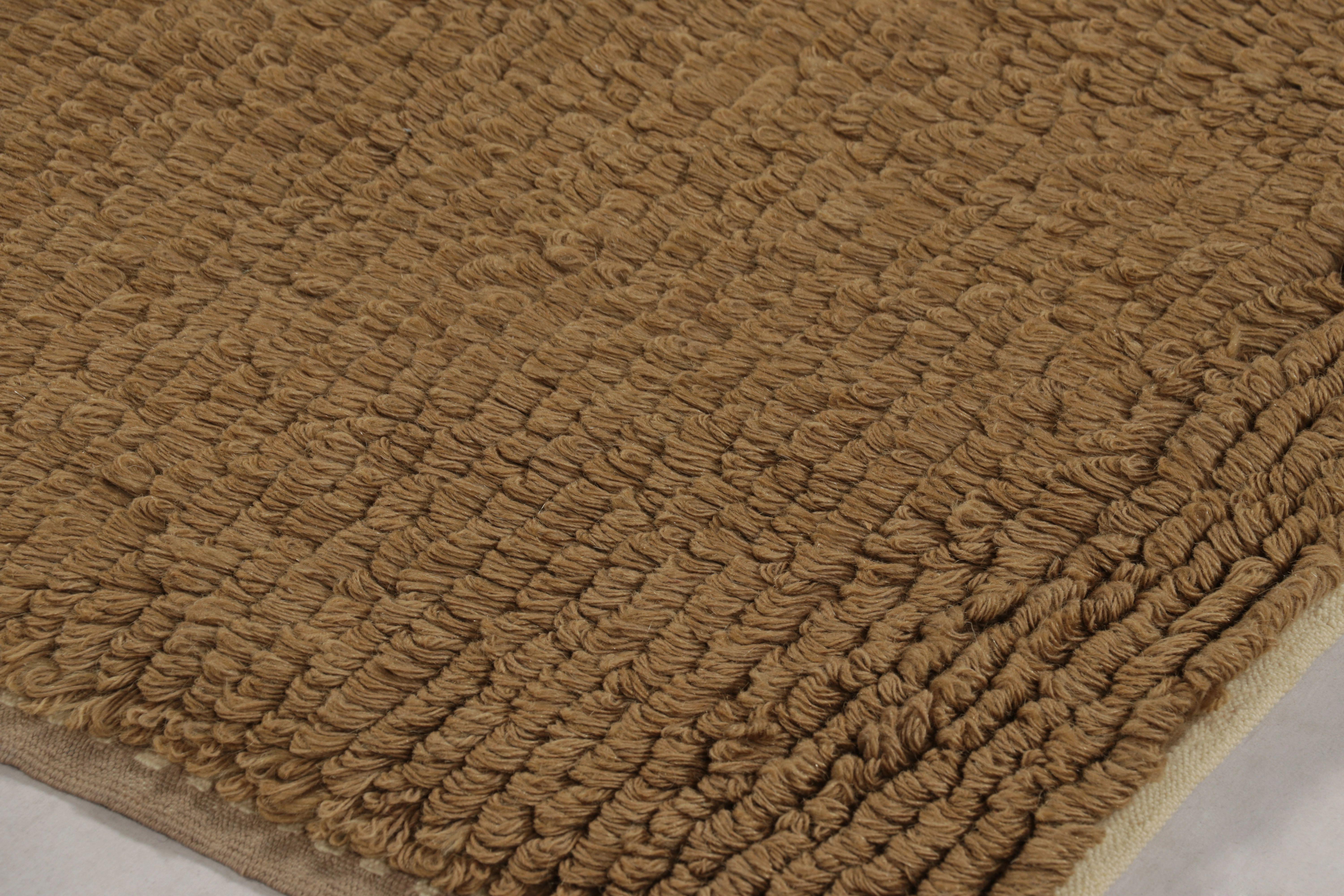 Annodato a mano Tappeto Tulu Shag vintage in marrone caldo con medaglione geometrico beige - Rug & Kilim in vendita