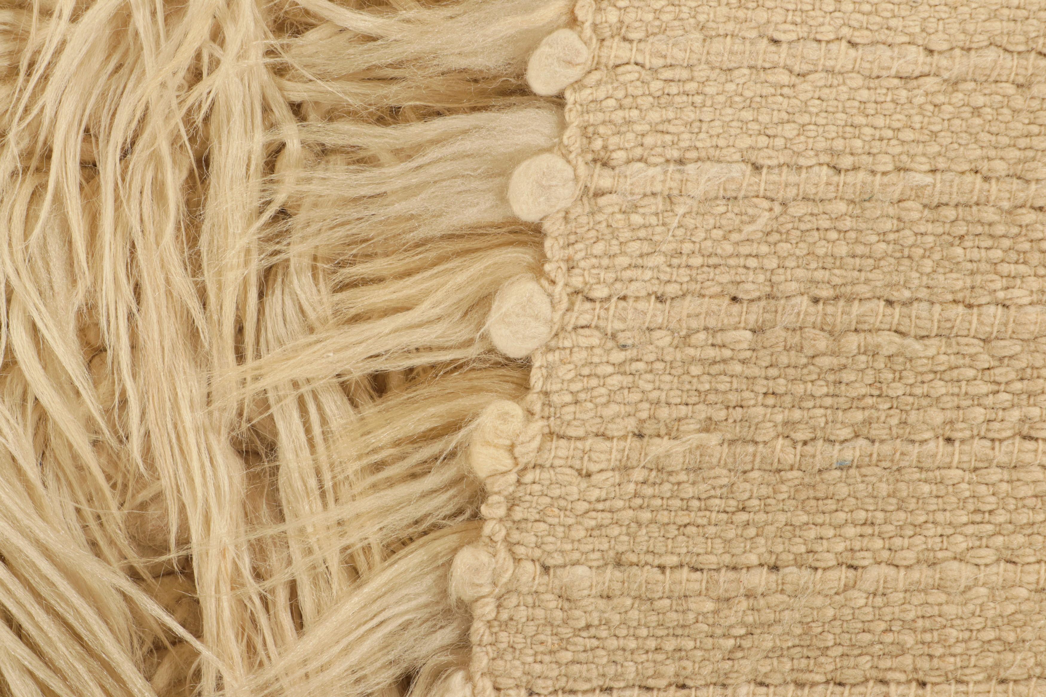 Lana Tappeto vintage Tulu Shag Runner in beige e crema con pelo alto - Rug & Kilim in vendita