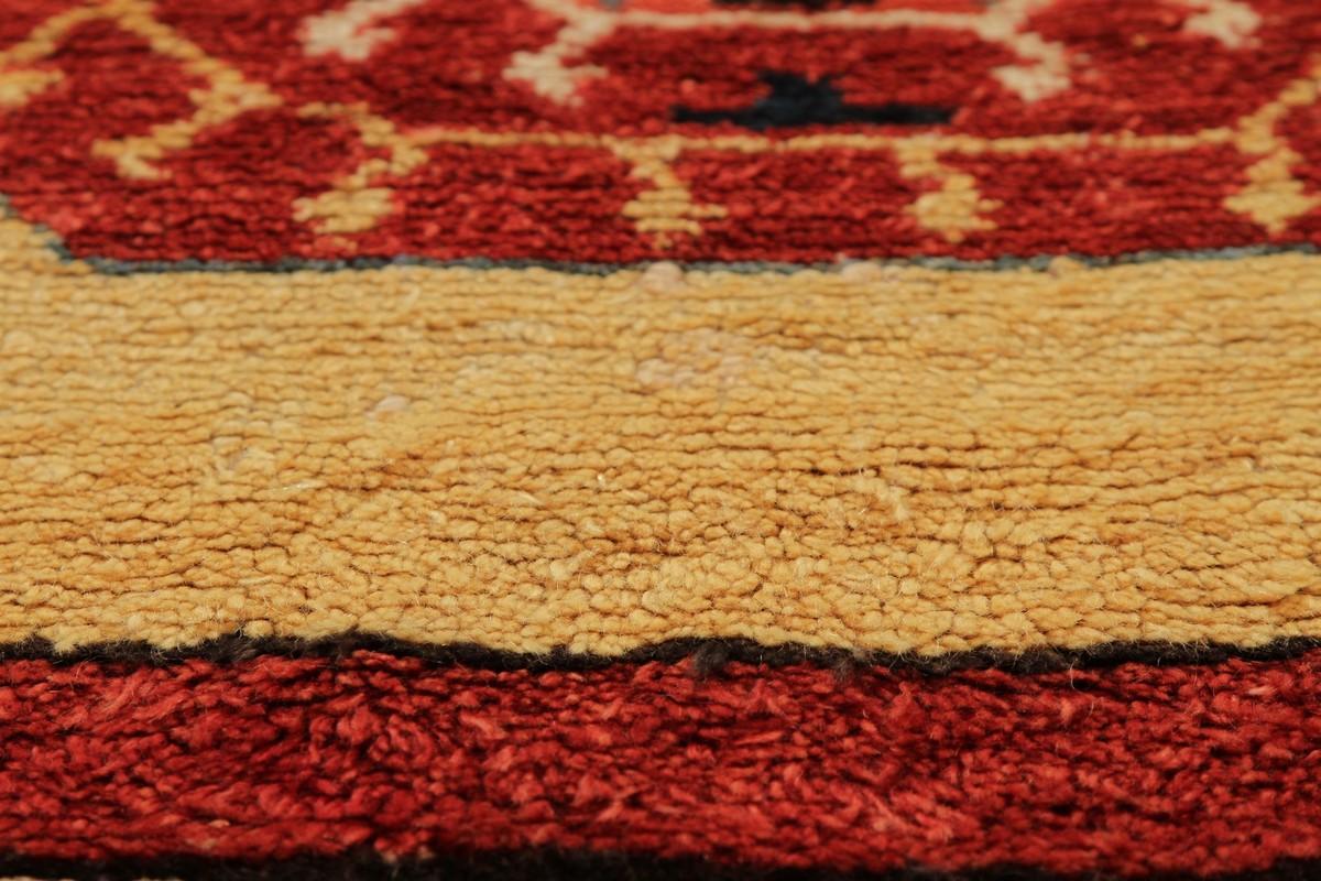Tappeto quadrato Tulu vintage in rosso e giallo con motivi geometrici - Rug & Kilim In condizioni buone in vendita a Long Island City, NY