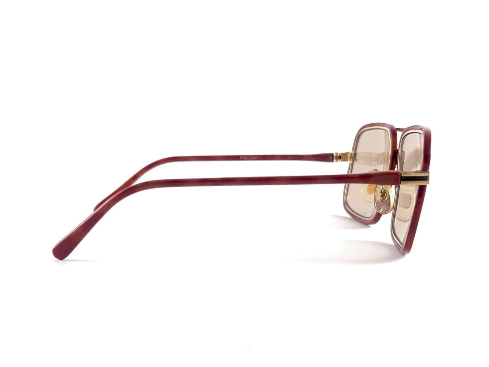 Women's or Men's Vintage Tura Mod 575 Tan Light Brown Lenses Sunglasses 70'S Made In Japan For Sale