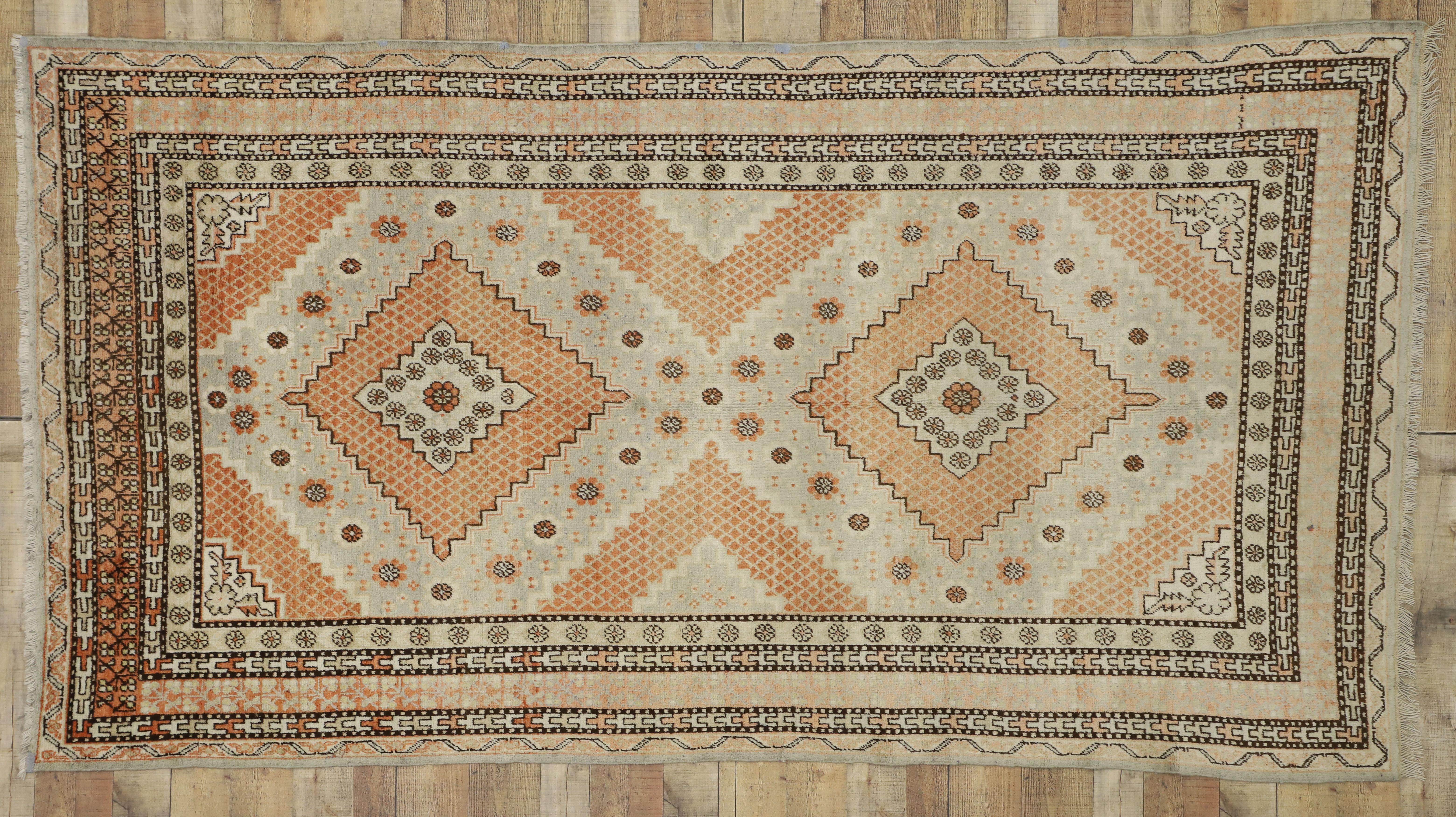Turkestanischer Khotan-Teppich im mediterranen Arts & Crafts-Stil im Angebot 1