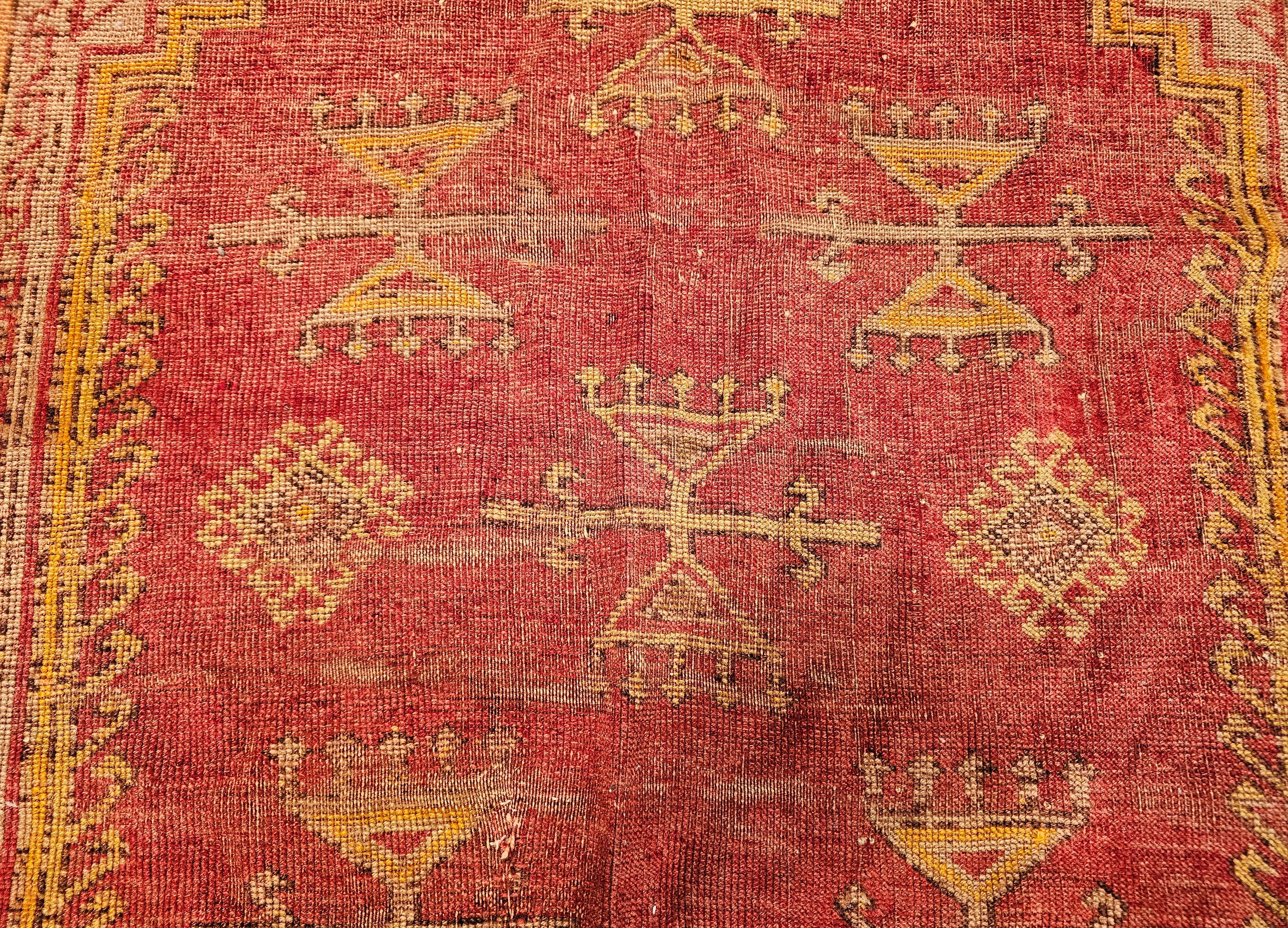 Vintage türkischen anatolischen Bereich Teppich im Gebet Muster in Rot, Gelb, Terrakotta im Angebot 3