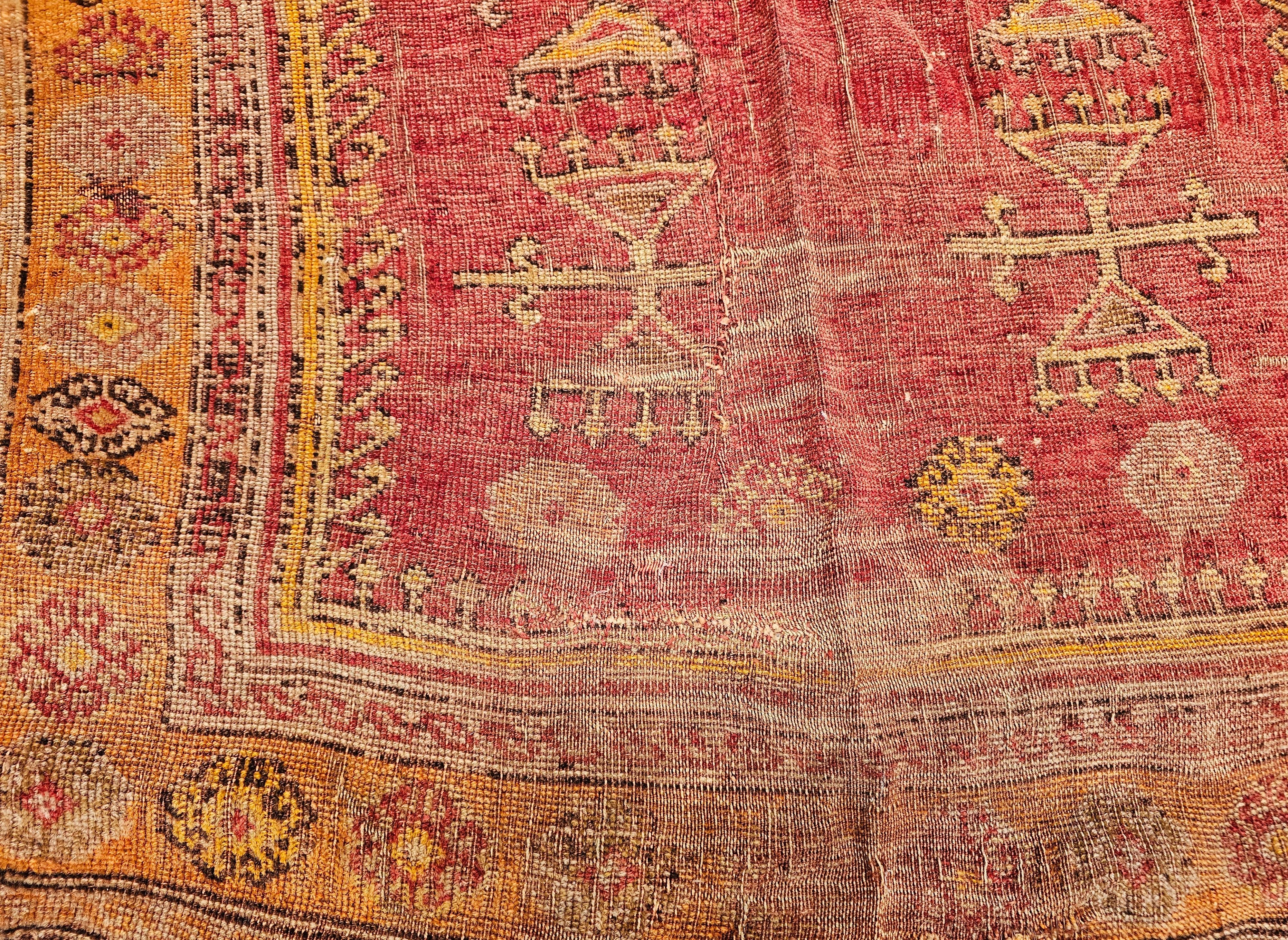 Vintage türkischen anatolischen Bereich Teppich im Gebet Muster in Rot, Gelb, Terrakotta im Angebot 4