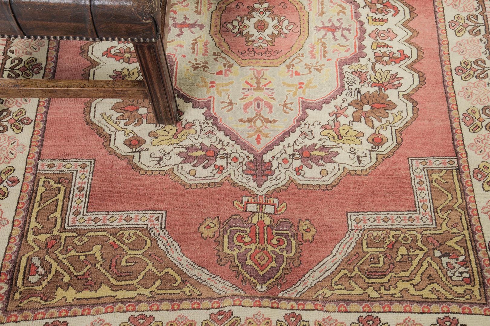 Vintage Turkish Anatolian Avonas by Mehraban Rugs In Good Condition For Sale In WEST HOLLYWOOD, CA