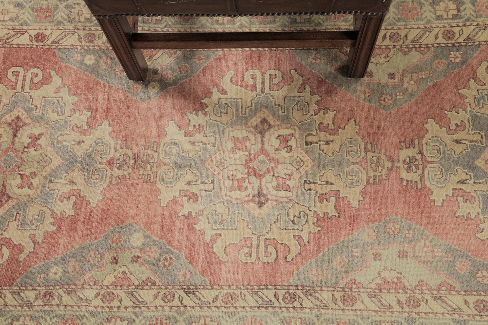 Début du 20ème siècle Vintage Anatolian Brunguz by Mehraban Rugs en vente