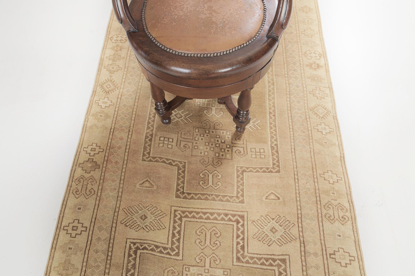 Vintage Turkish Anatolian Kars by Mehraban Rugs In Good Condition For Sale In WEST HOLLYWOOD, CA