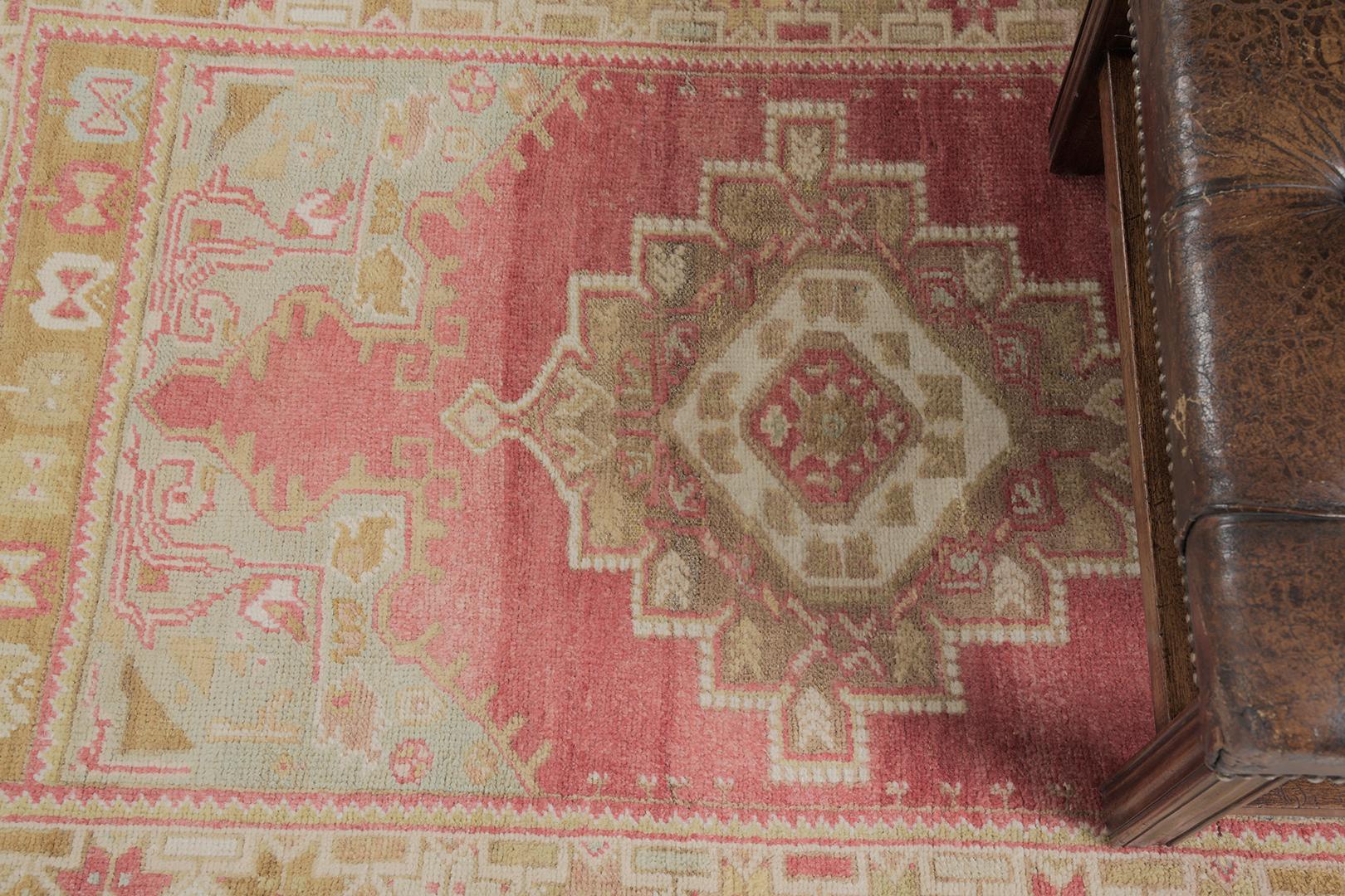 Vintage Turkish Anatolian Maden by Mehraban Rugs In Good Condition For Sale In WEST HOLLYWOOD, CA