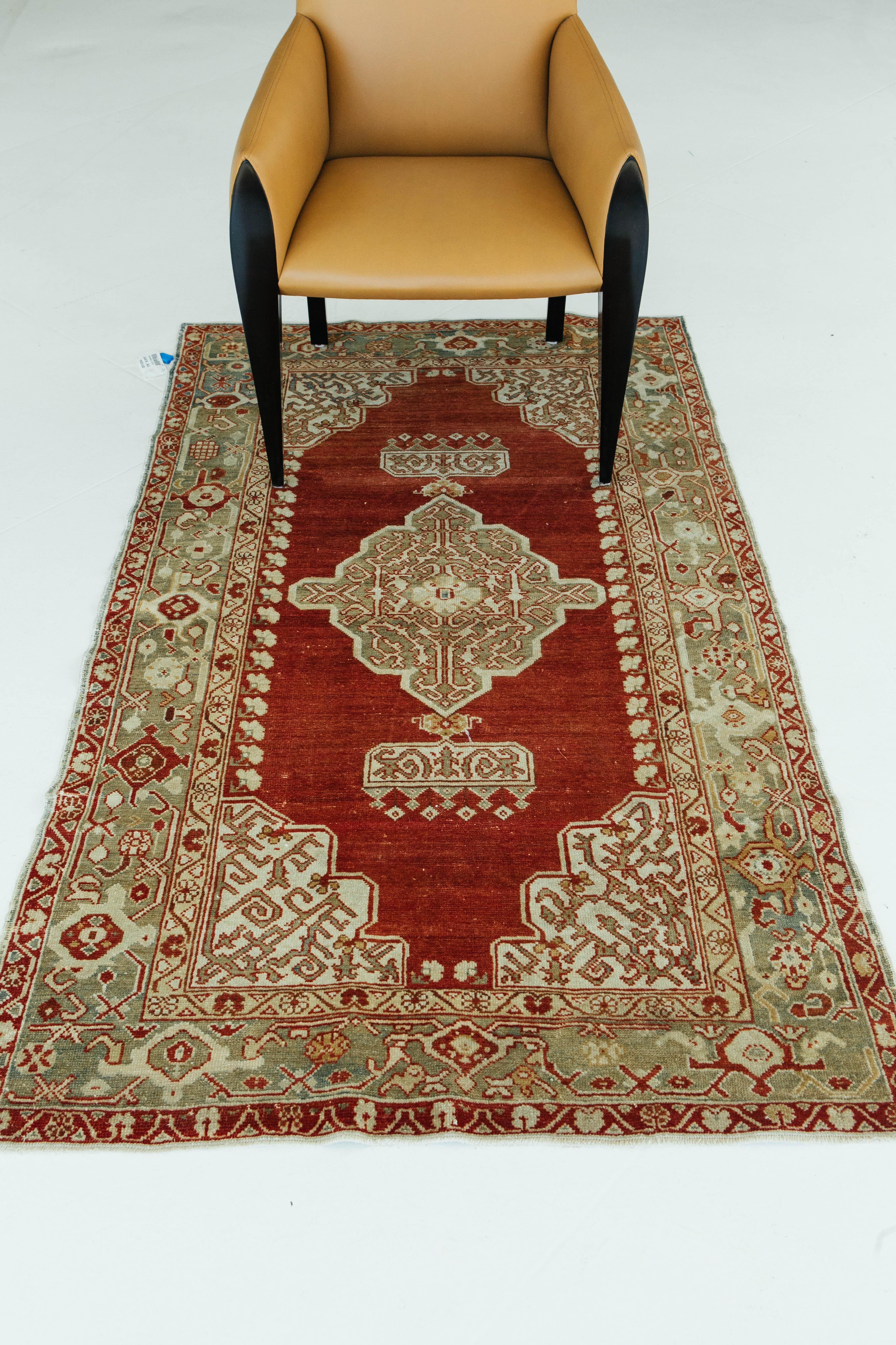 Türkischer Anatolischer Vintage-Teppich im Angebot 5