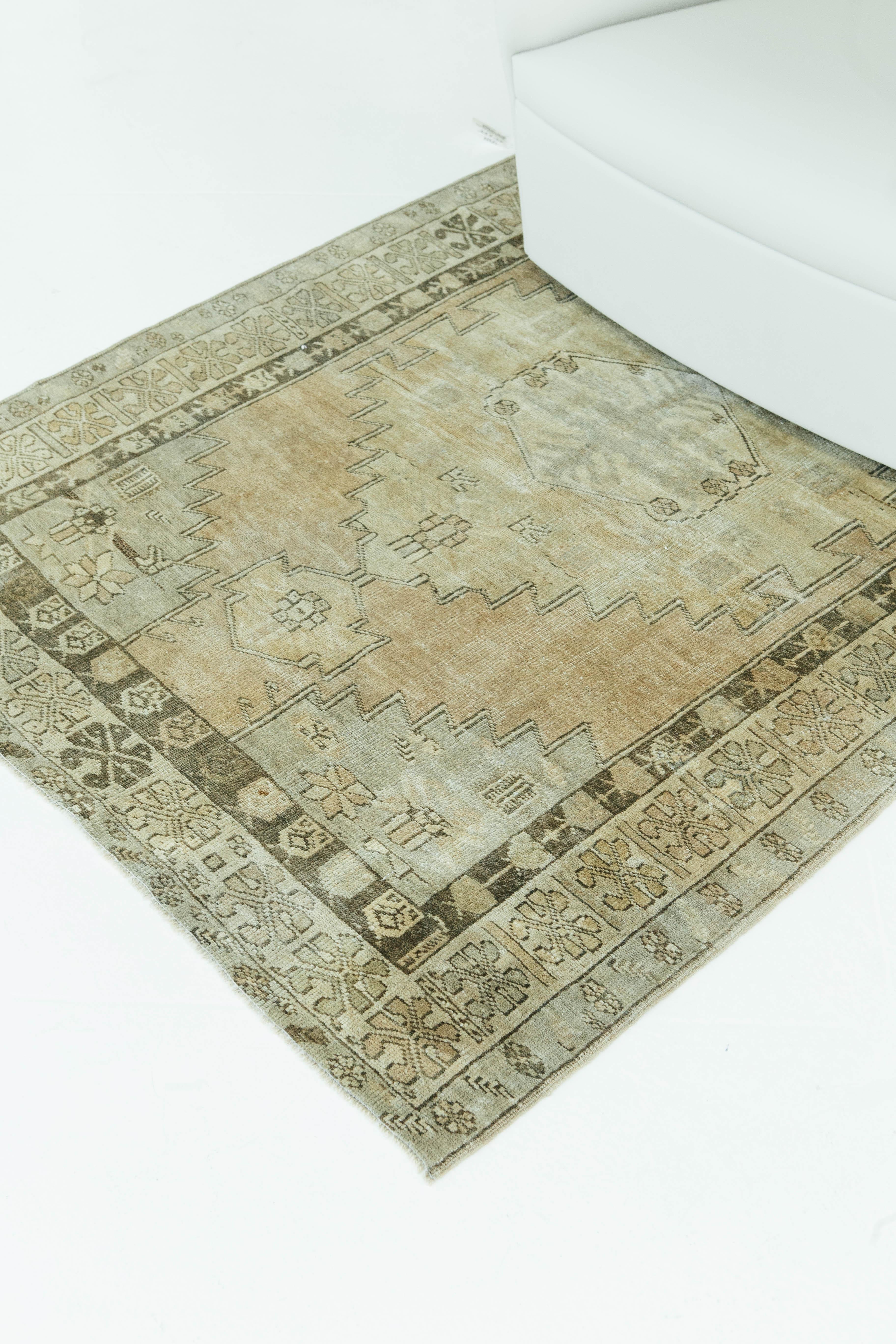 Türkischer Anatolischer Vintage-Teppich im Angebot 6