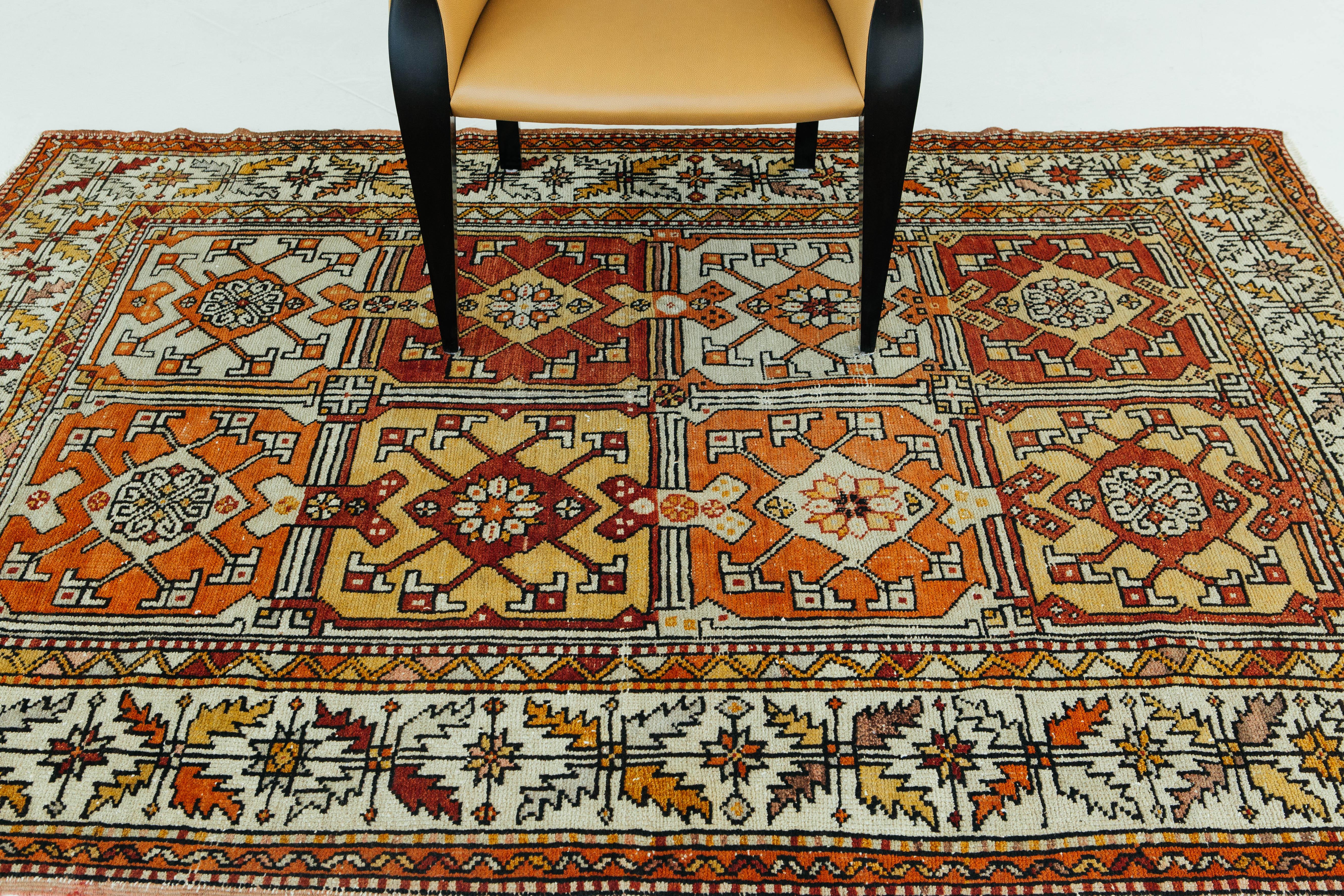 Türkischer Anatolischer Vintage-Teppich im Angebot 6