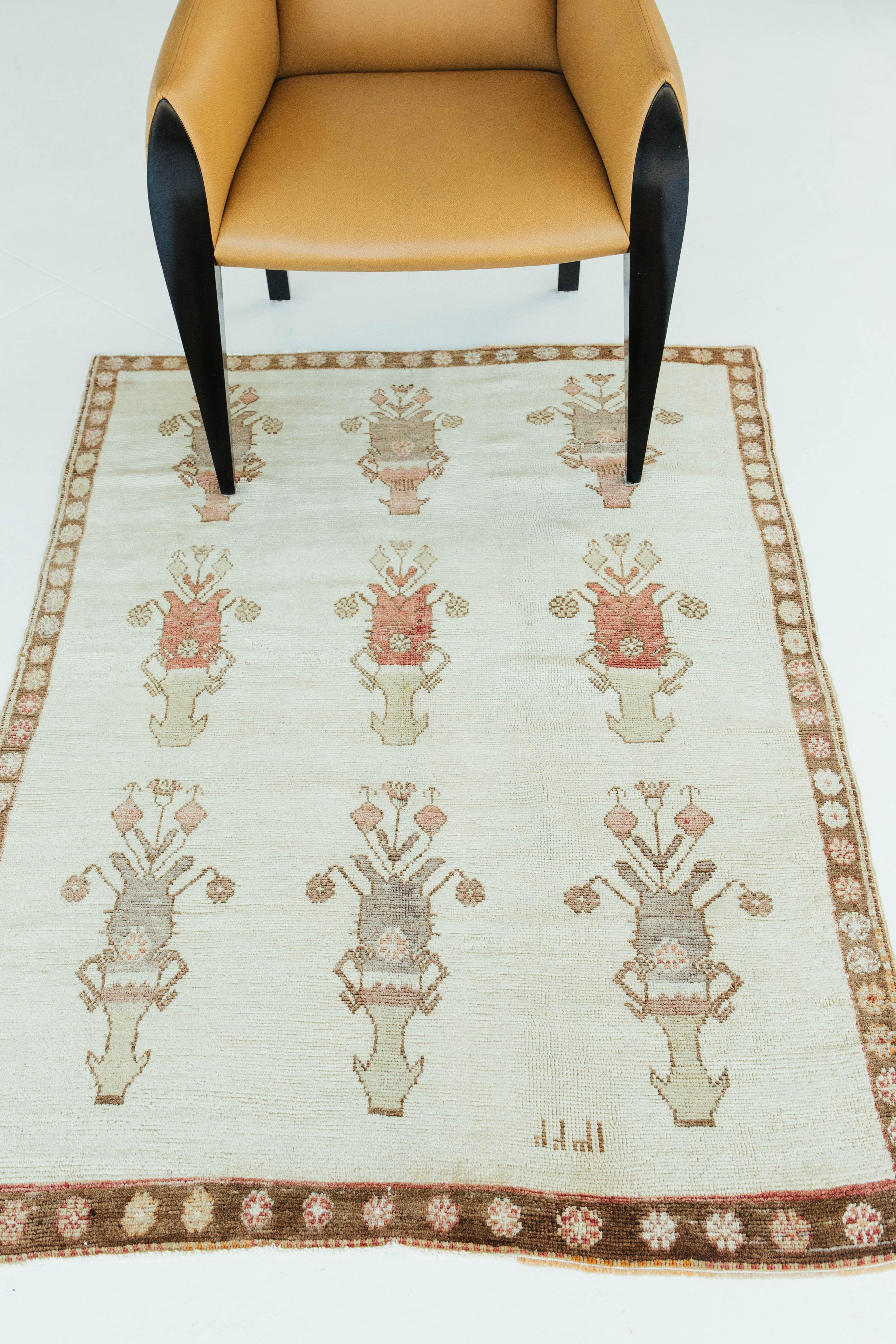 Türkischer Anatolischer Vintage-Teppich im Angebot 9