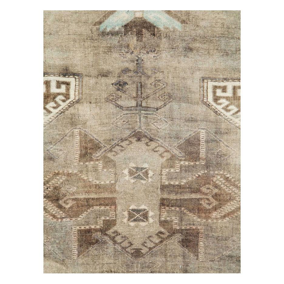 Alfombra turca anatolia vintage de mediados del siglo XX.

Medidas: 7' 3