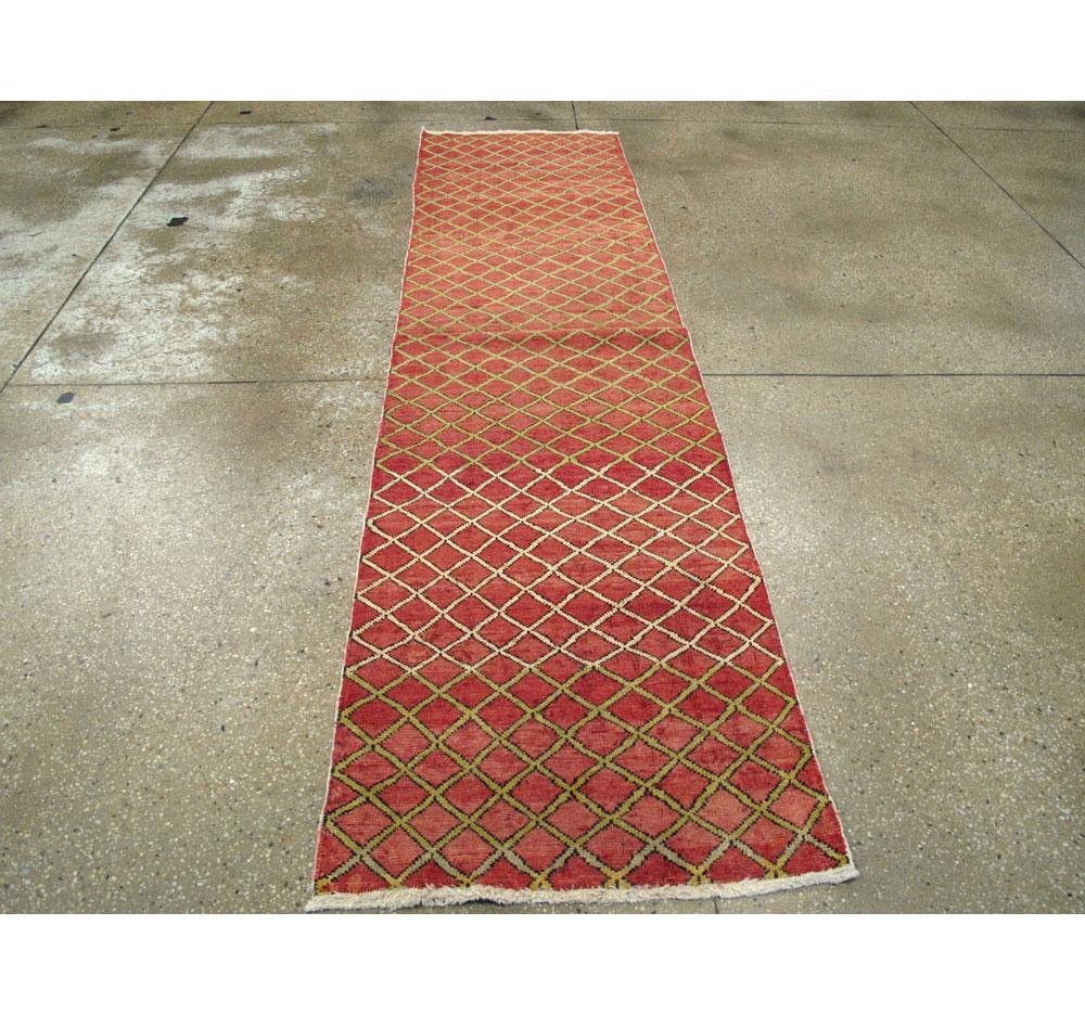 Ein alter türkisch-anatolischer Teppich aus dem zweiten Viertel des 20. Jahrhunderts.