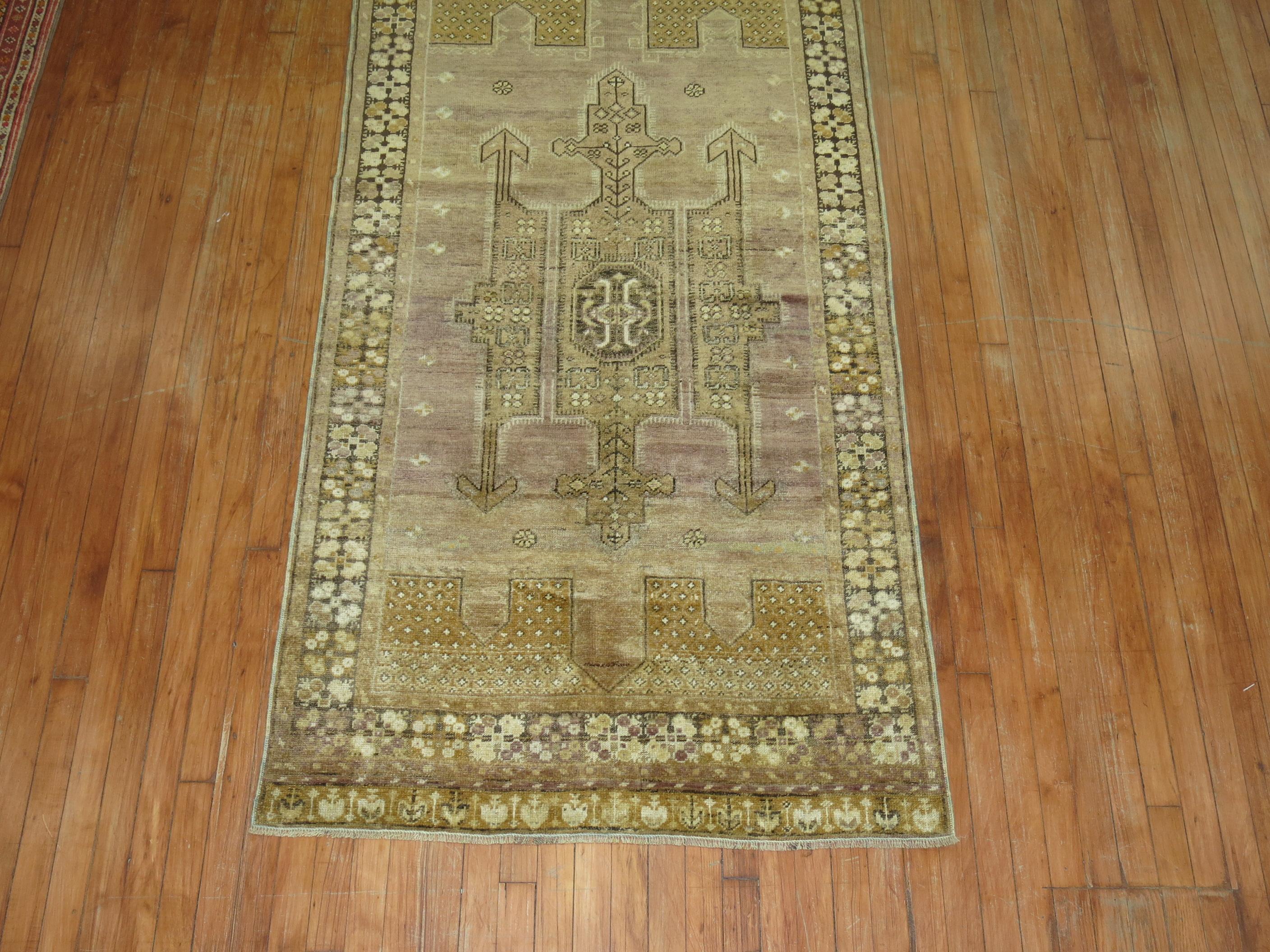 Mid 20th century Lavender and bronze color Turkish Anatolian Rug

Size: 3'8'' x 7'5''.