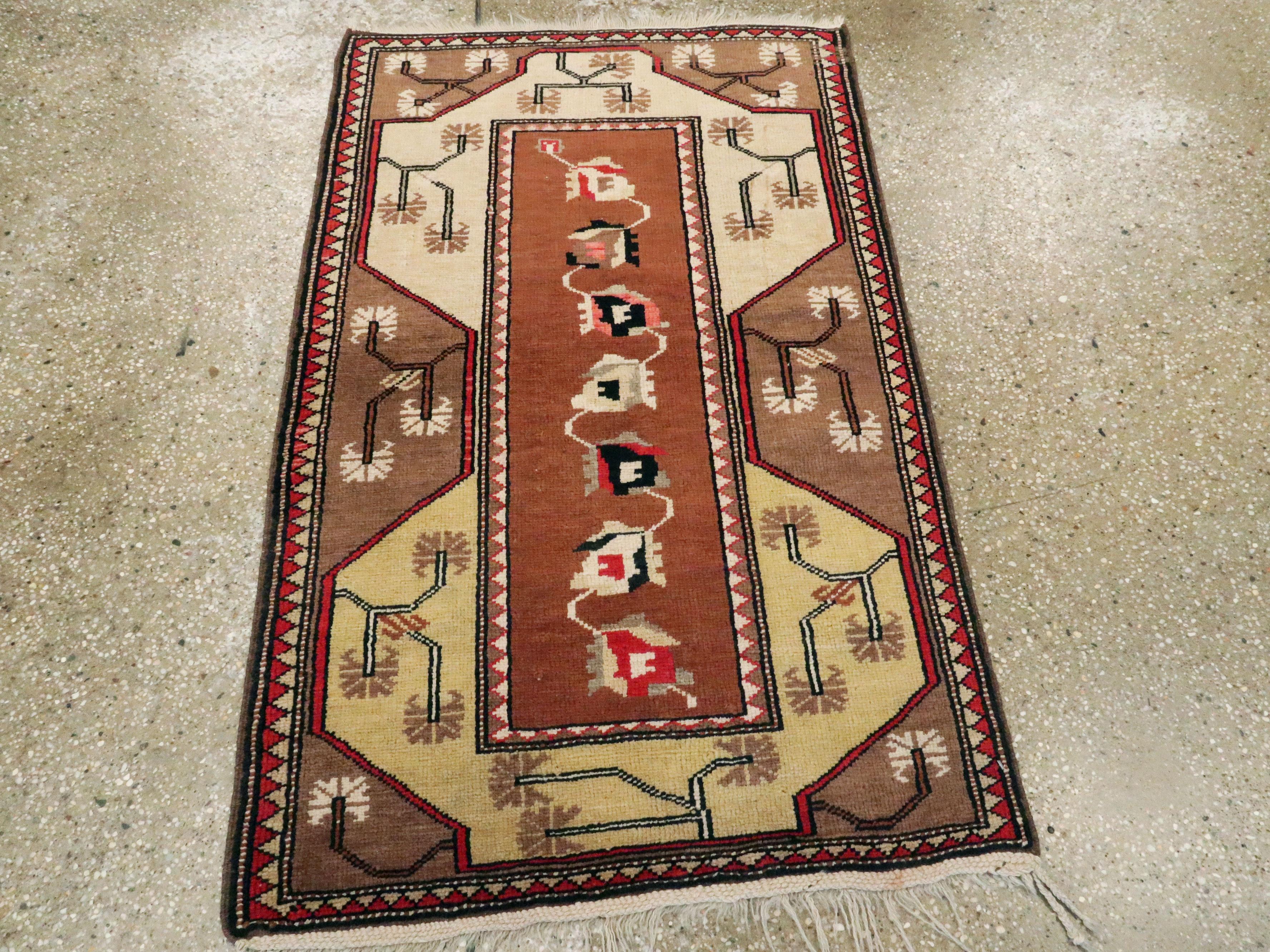 Türkischer anatolischer Teppich (Handgeknüpft) im Angebot