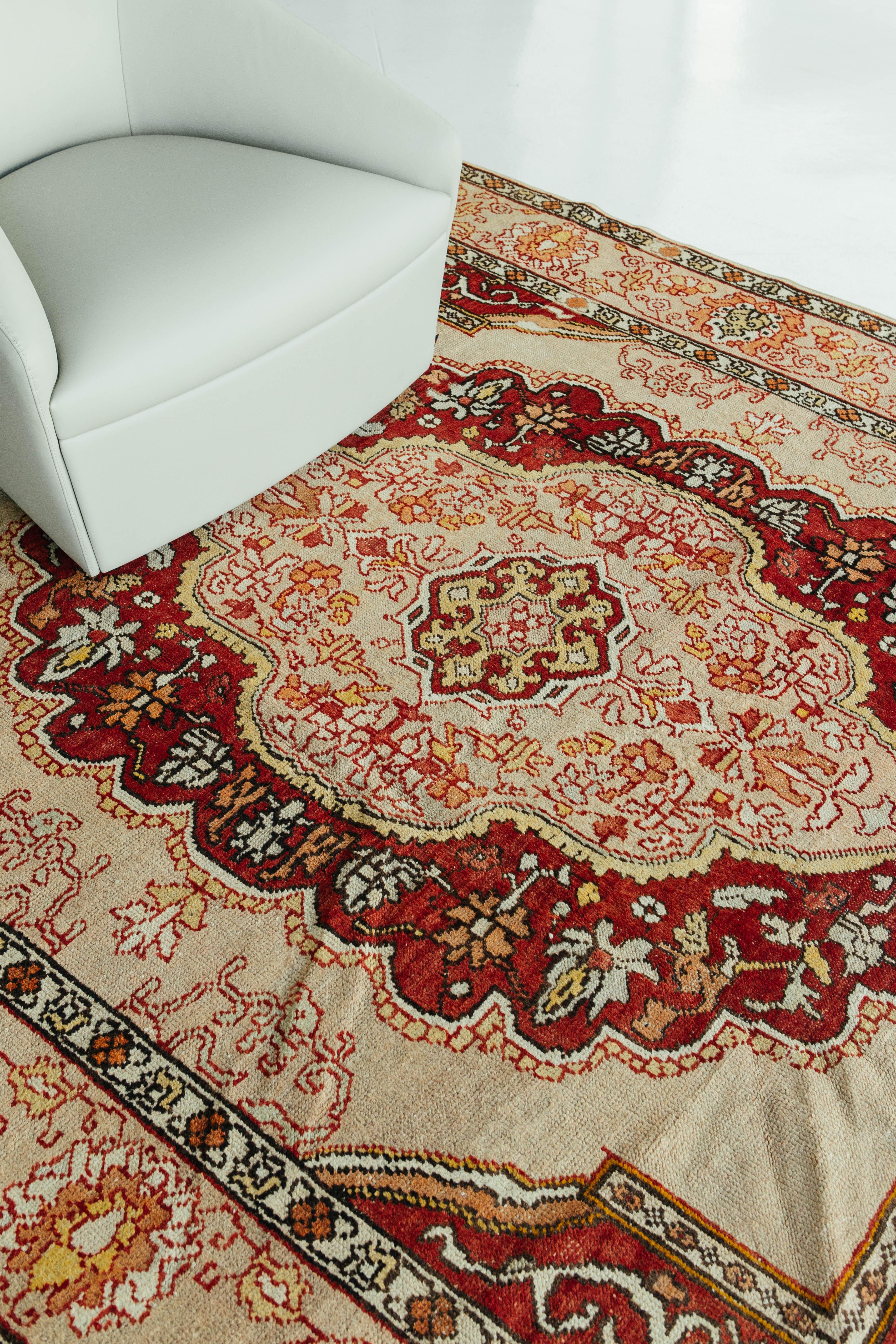 Türkischer anatolischer Teppich im Vintage-Stil im Zustand „Gut“ im Angebot in WEST HOLLYWOOD, CA
