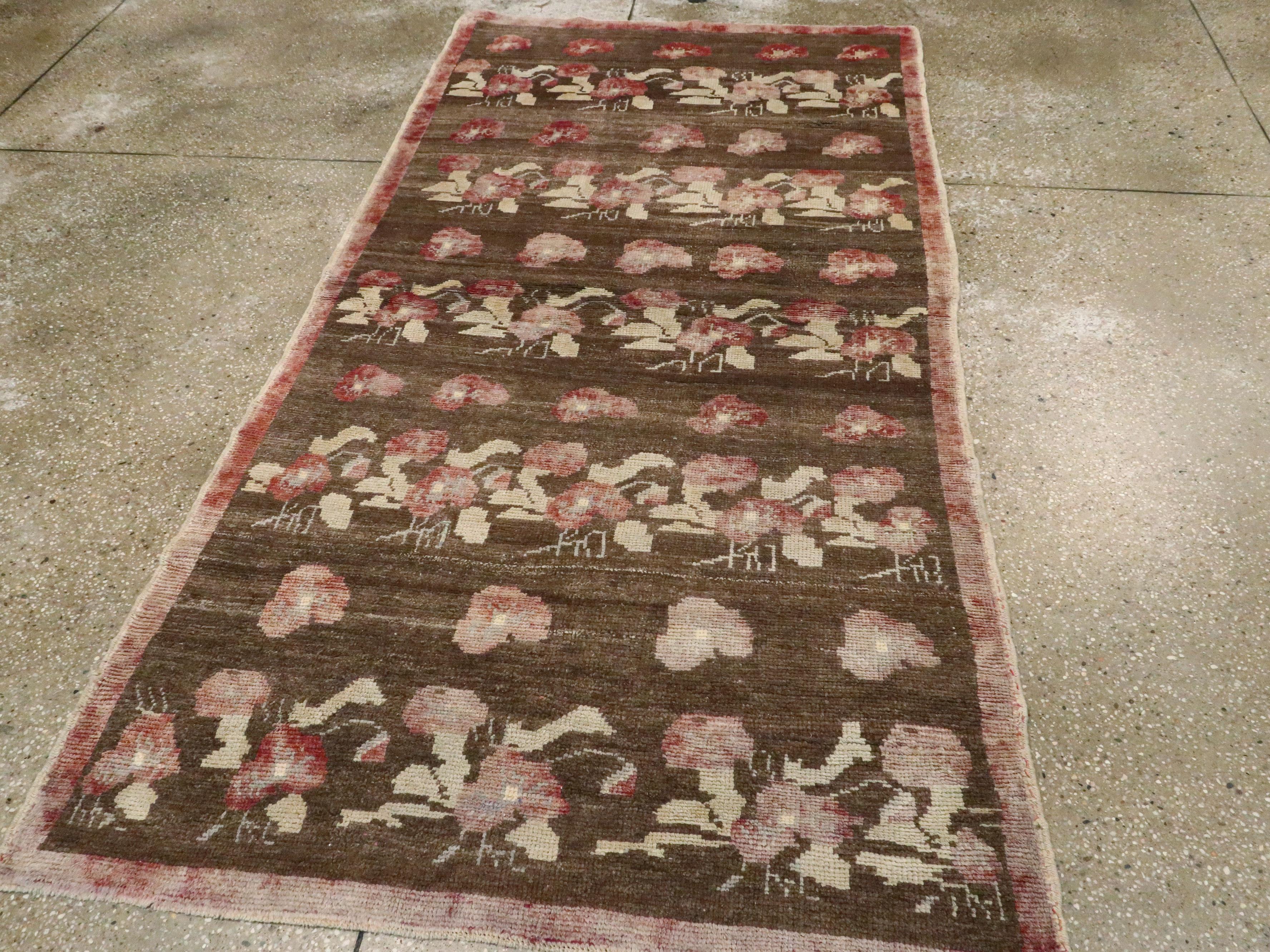 Vintage Turkish Anatolian Rug In Good Condition For Sale In New York, NY