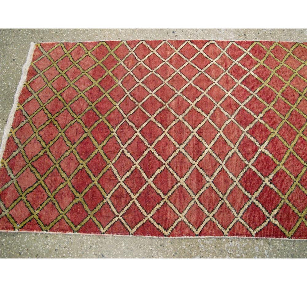 Vintage Turkish Anatolian Rug In Good Condition For Sale In New York, NY