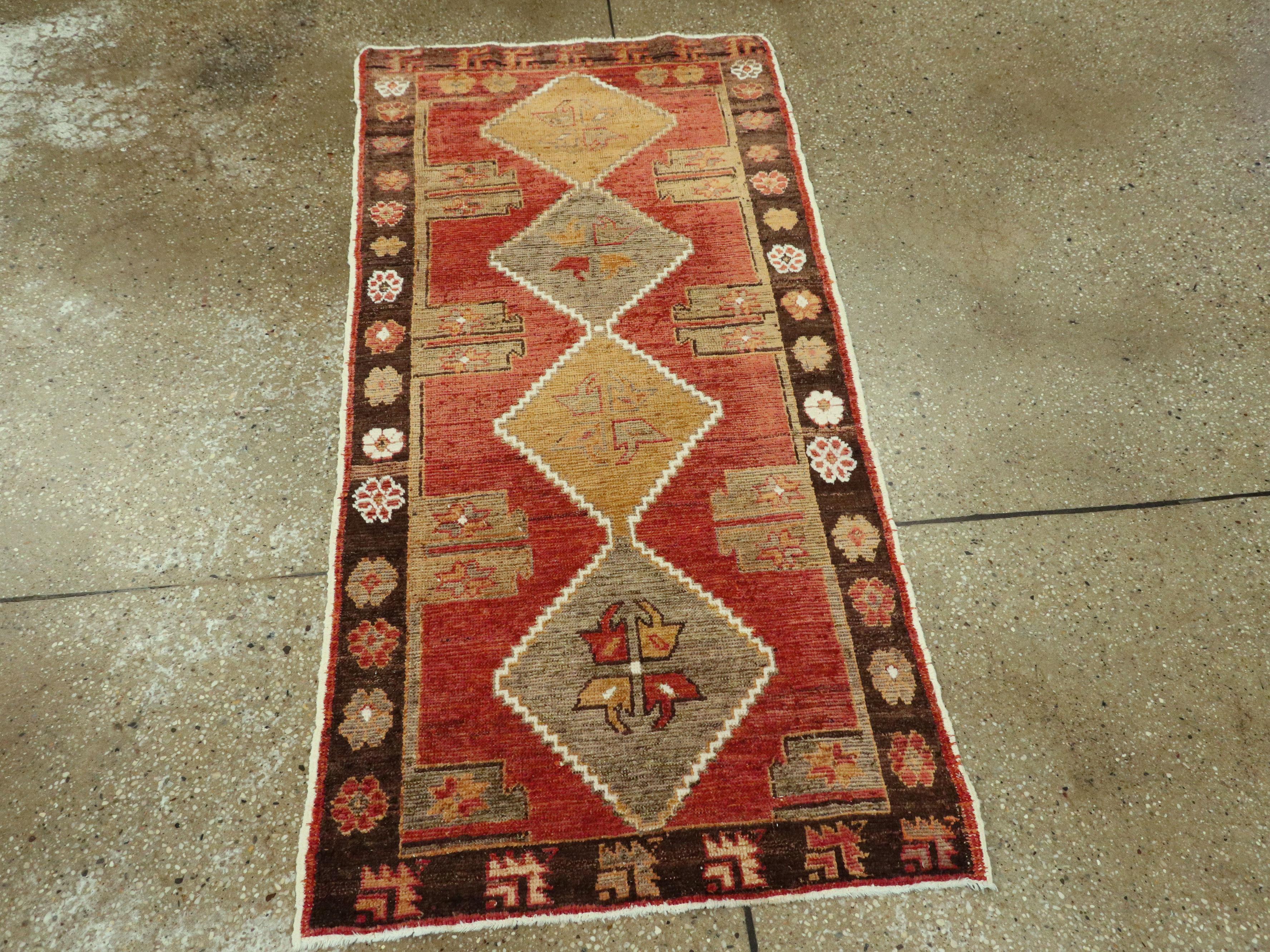 Vintage Turkish Anatolian Rug In Good Condition In New York, NY