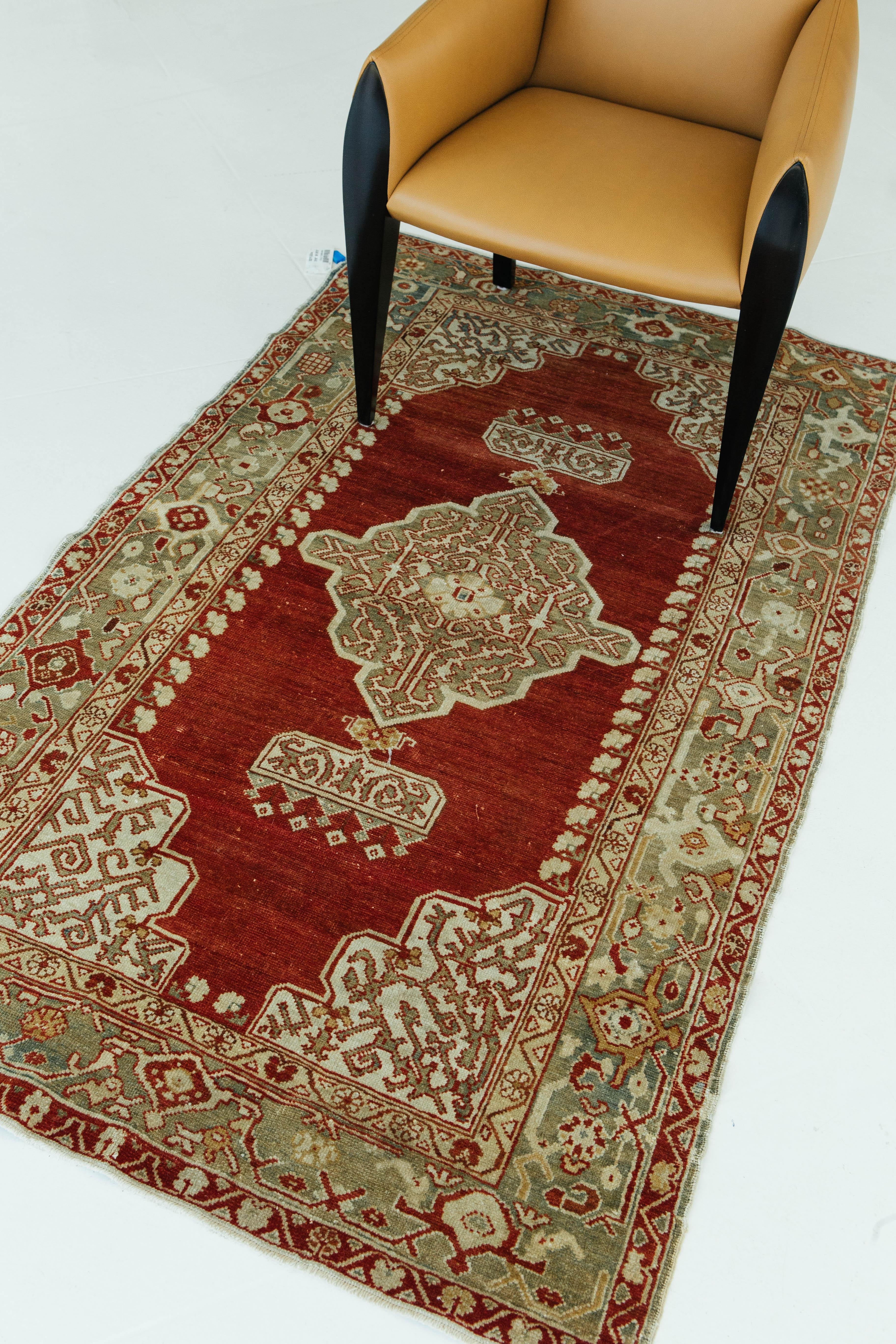 Türkischer Anatolischer Vintage-Teppich im Angebot 3
