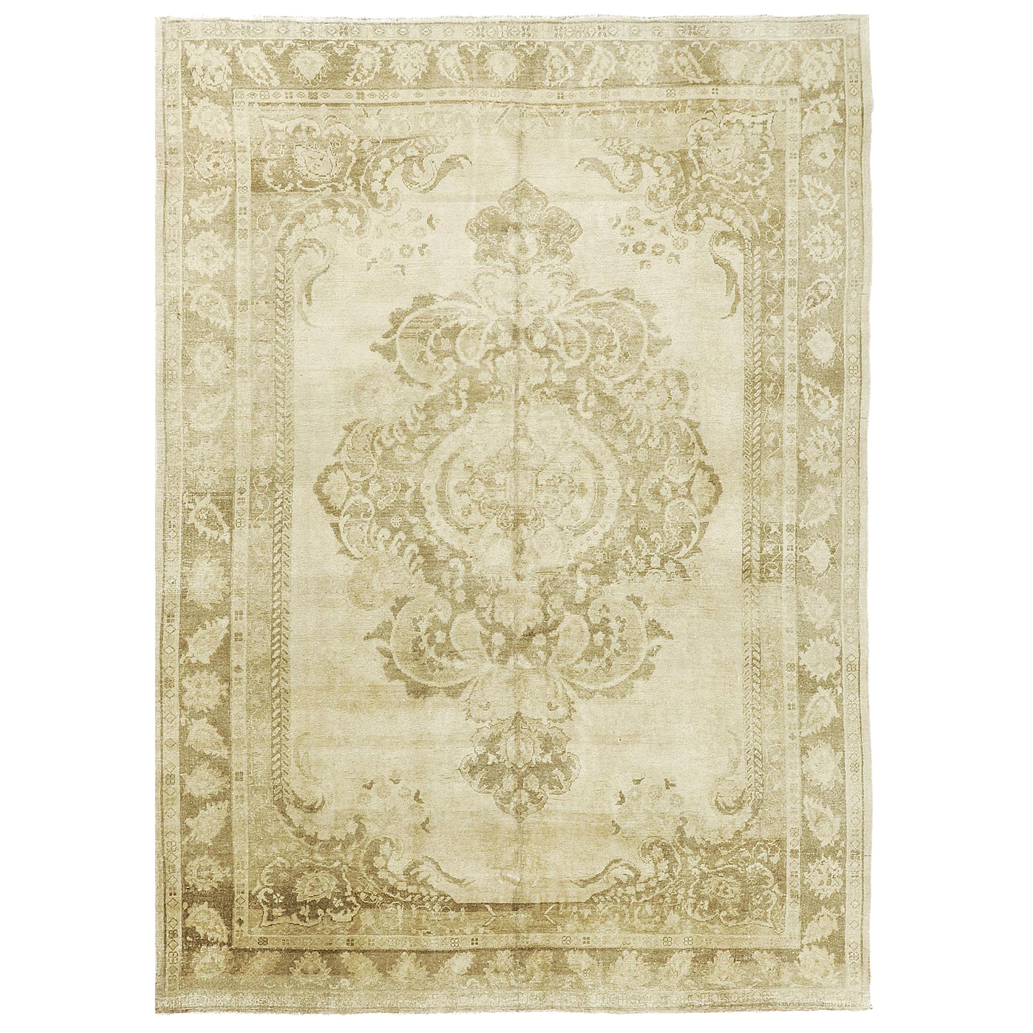Türkischer Anatolischer Vintage-Teppich im Angebot