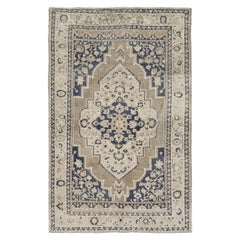 Türkischer Anatolischer Vintage-Teppich