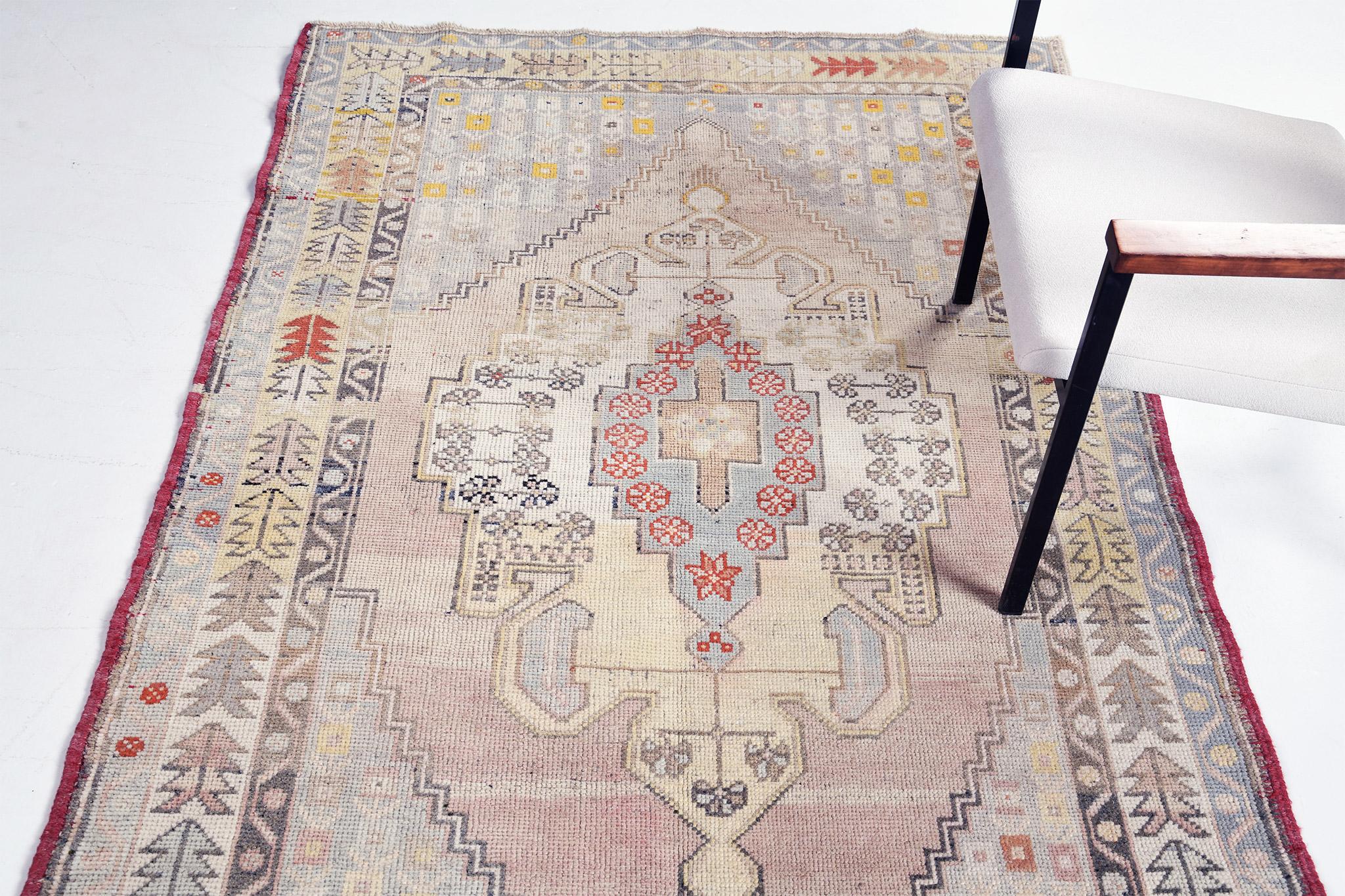 Türkischer Anatolischer Vintage-Läufer (Mitte des 20. Jahrhunderts) im Angebot