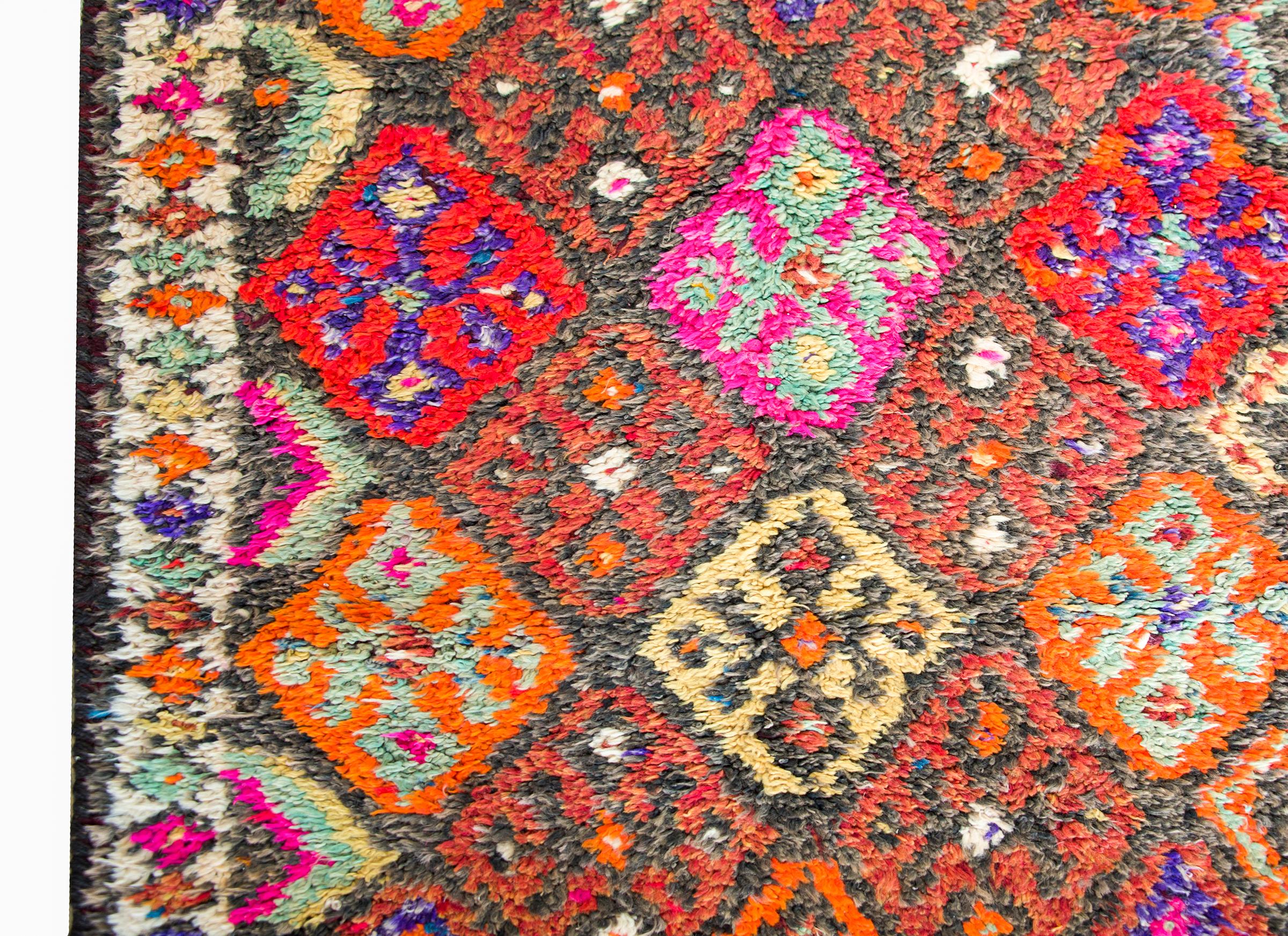 Vintage Turkish Anatolian Runner In Good Condition For Sale In Chicago, IL