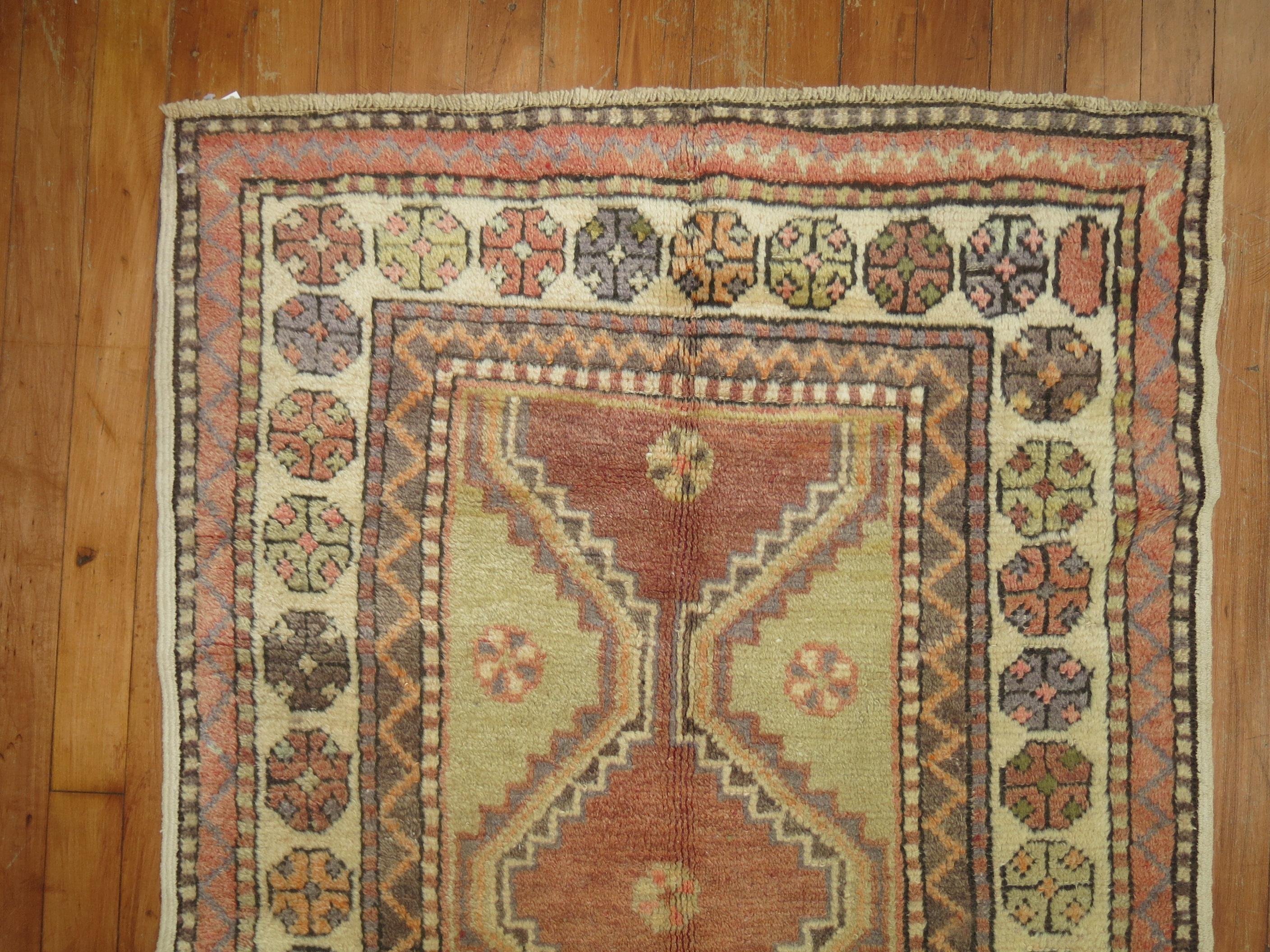 Mid 20th century tribal Turkish scatter size rug.

Measures: 2'7'' x 4'8''.

 

 