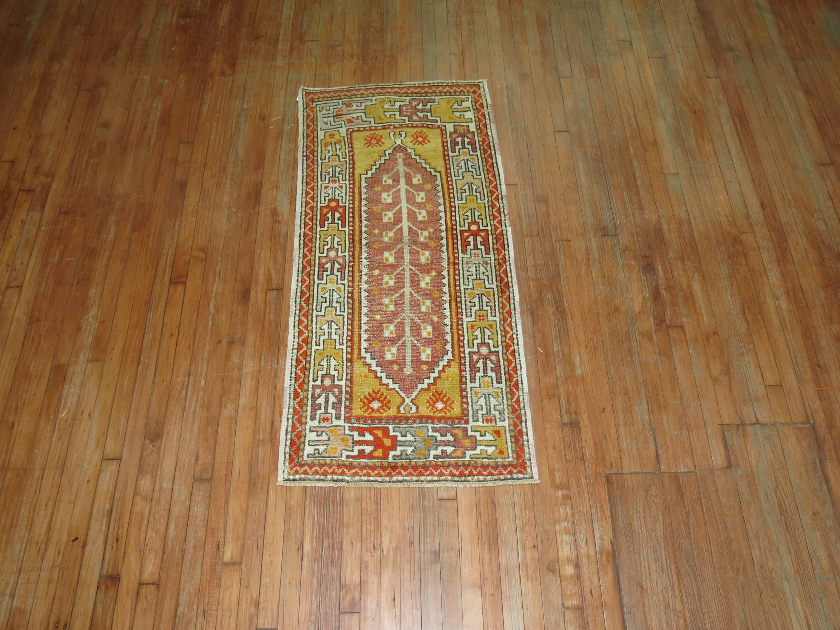 Vintage Turkish Anatolian Throw Rug In Good Condition For Sale In New York, NY