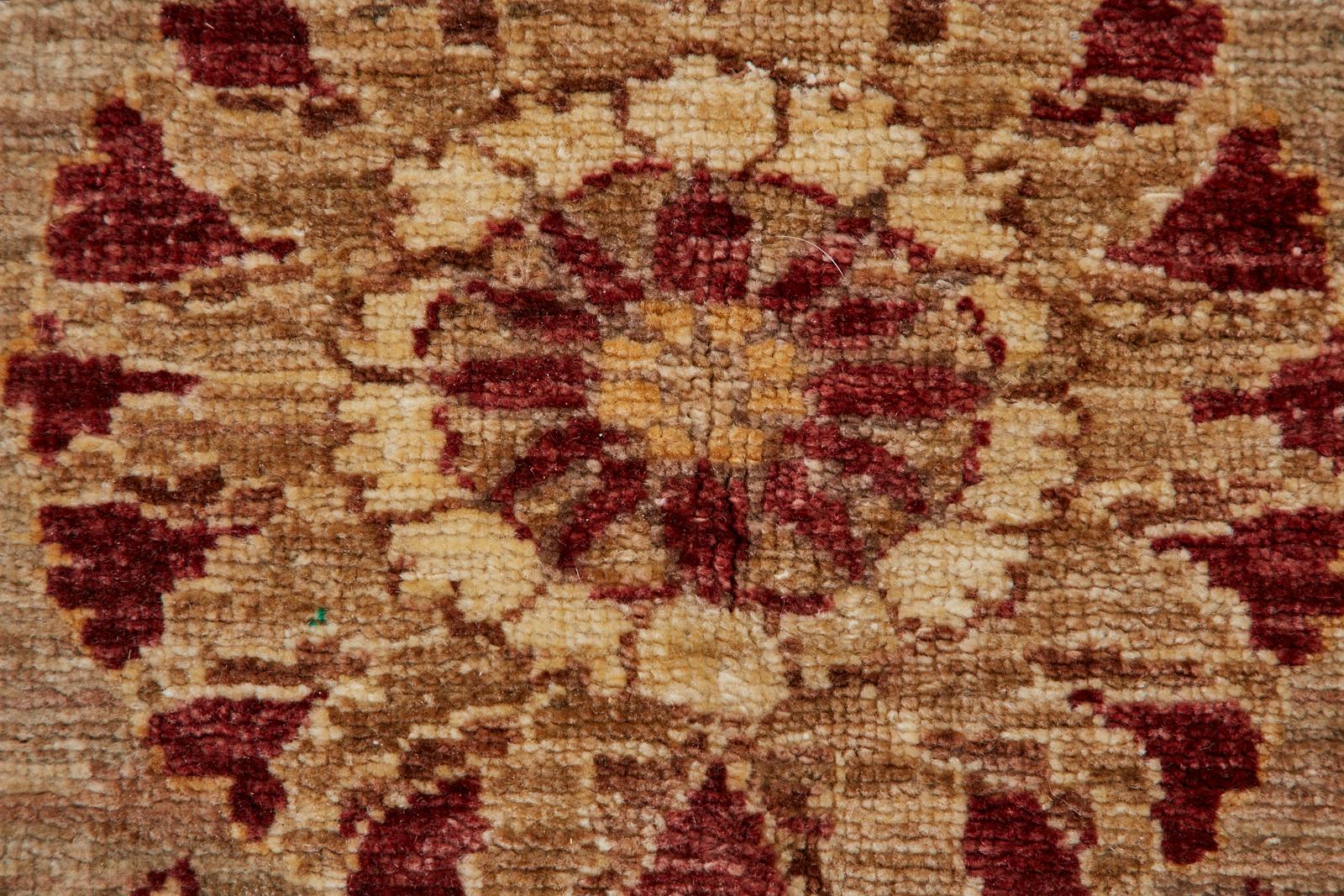 Türkischer anatolischer Wollteppich im Angebot 8