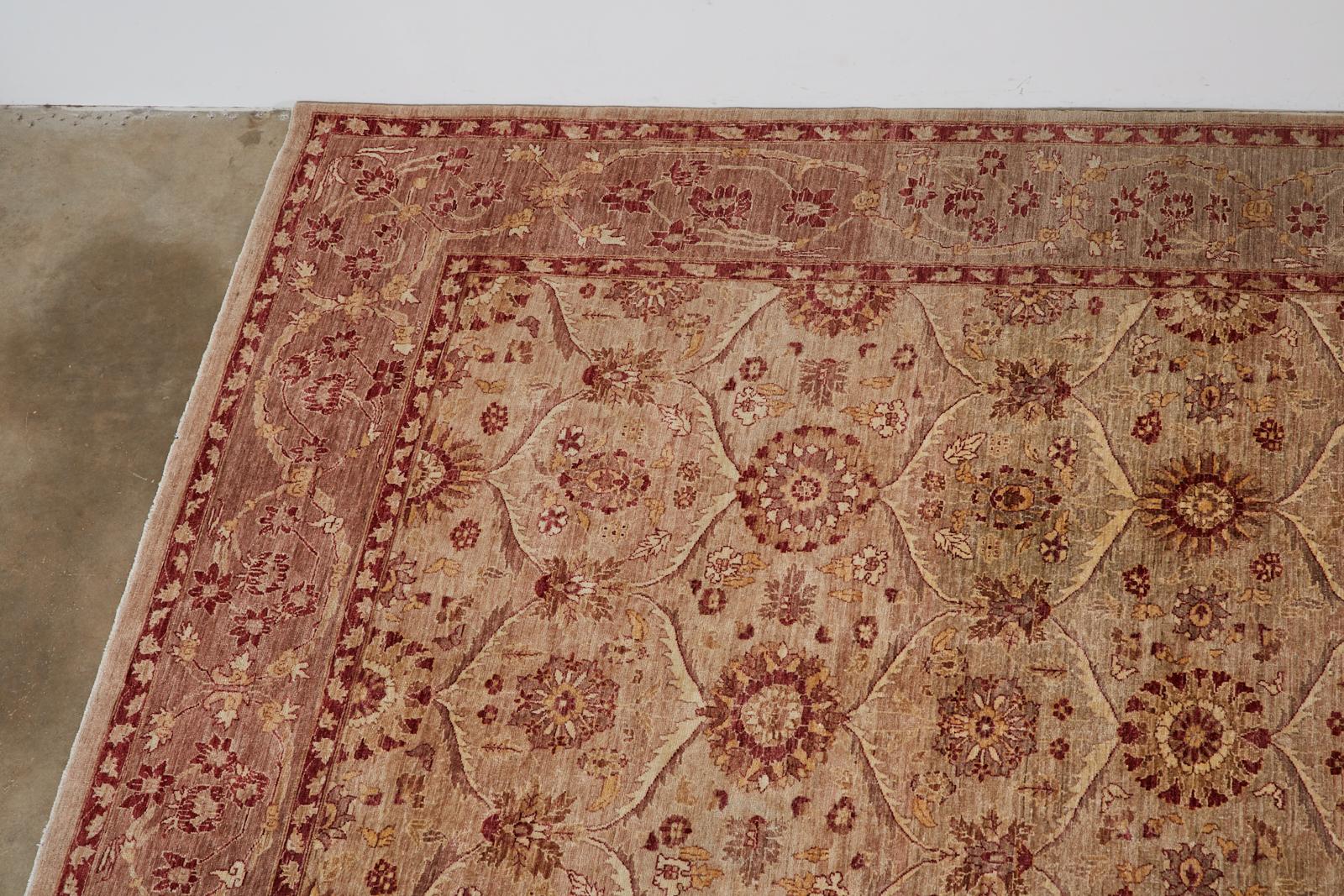 Türkischer anatolischer Wollteppich (Handgeknüpft) im Angebot