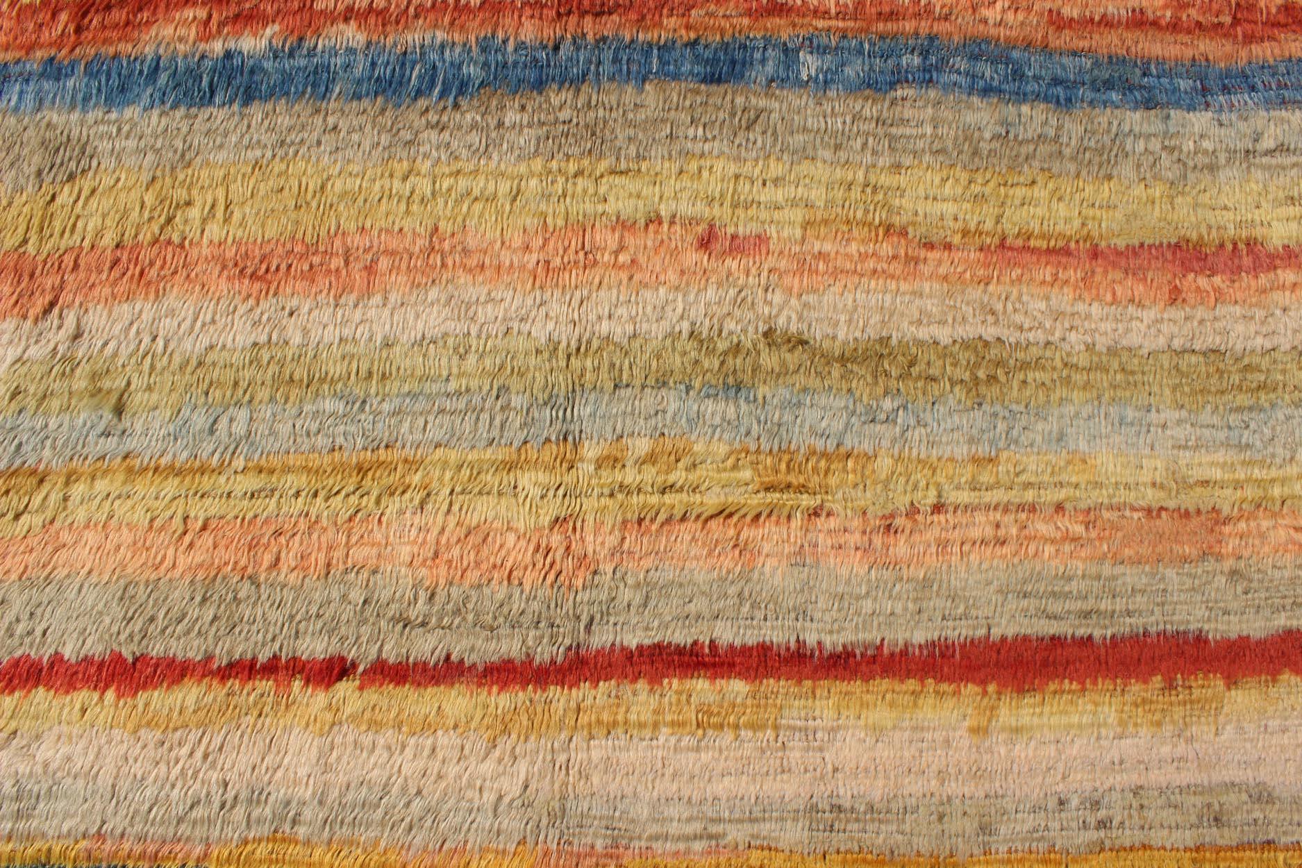 Türkischer Angora Tulu-Teppich mit gestreiftem Muster in Gelb, Grün, Rot und Blau (Wolle) im Angebot