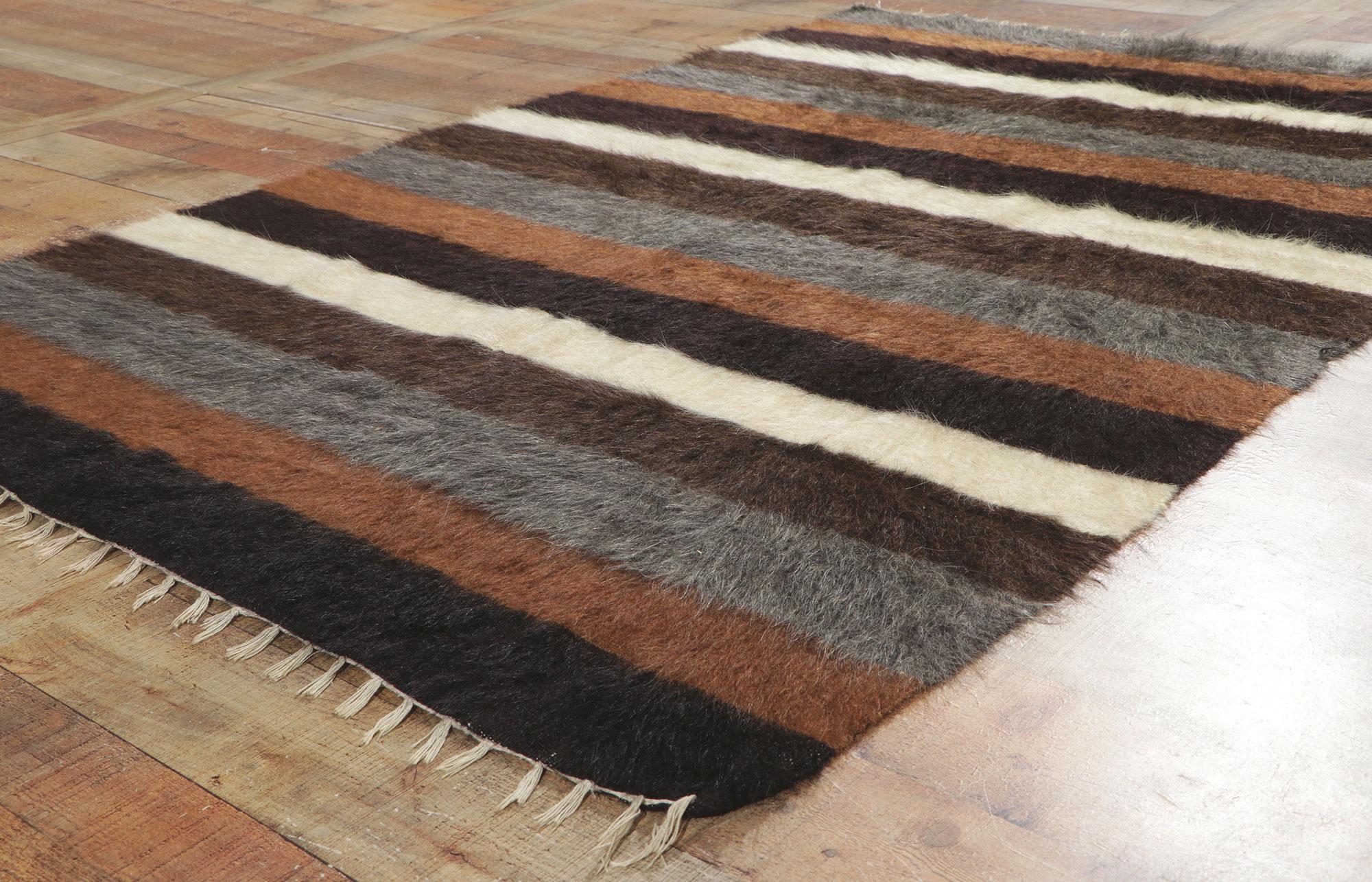 Tapis turc en laine angora des années 1950 avec style moderne en vente 1