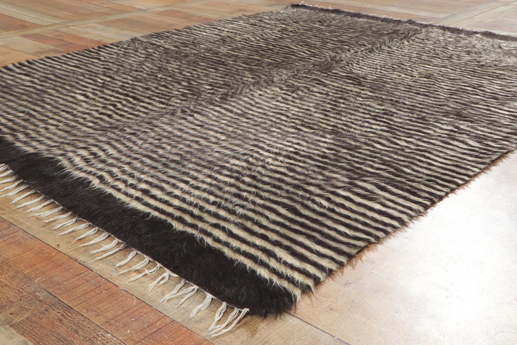 Tapis turc en laine angora des années 1950 avec style moderne en vente 1