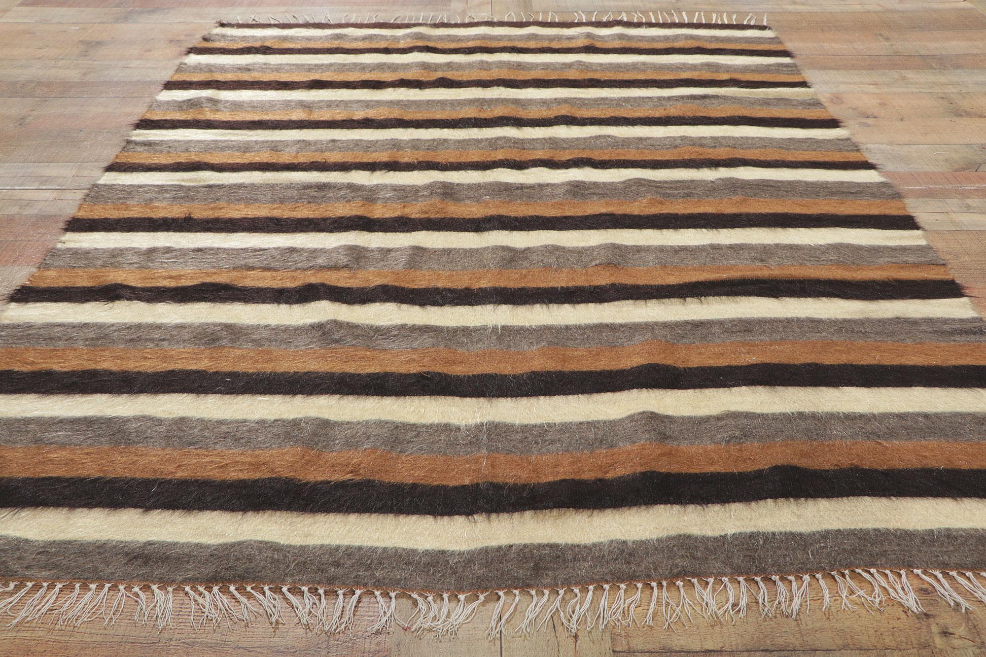20ième siècle Tapis turc en laine angora des années 1950 avec style moderne en vente