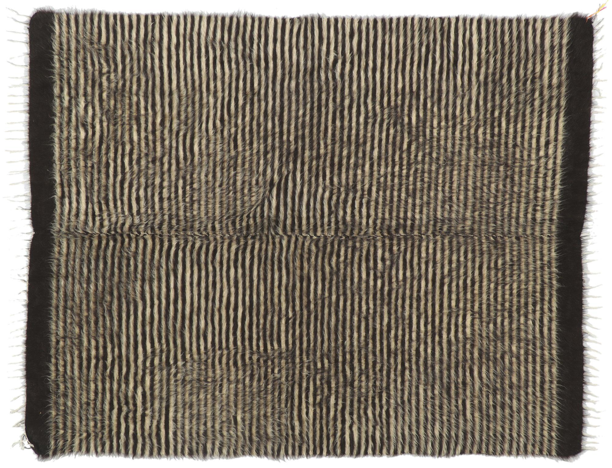Tapis turc en laine angora des années 1950 avec style moderne en vente 2