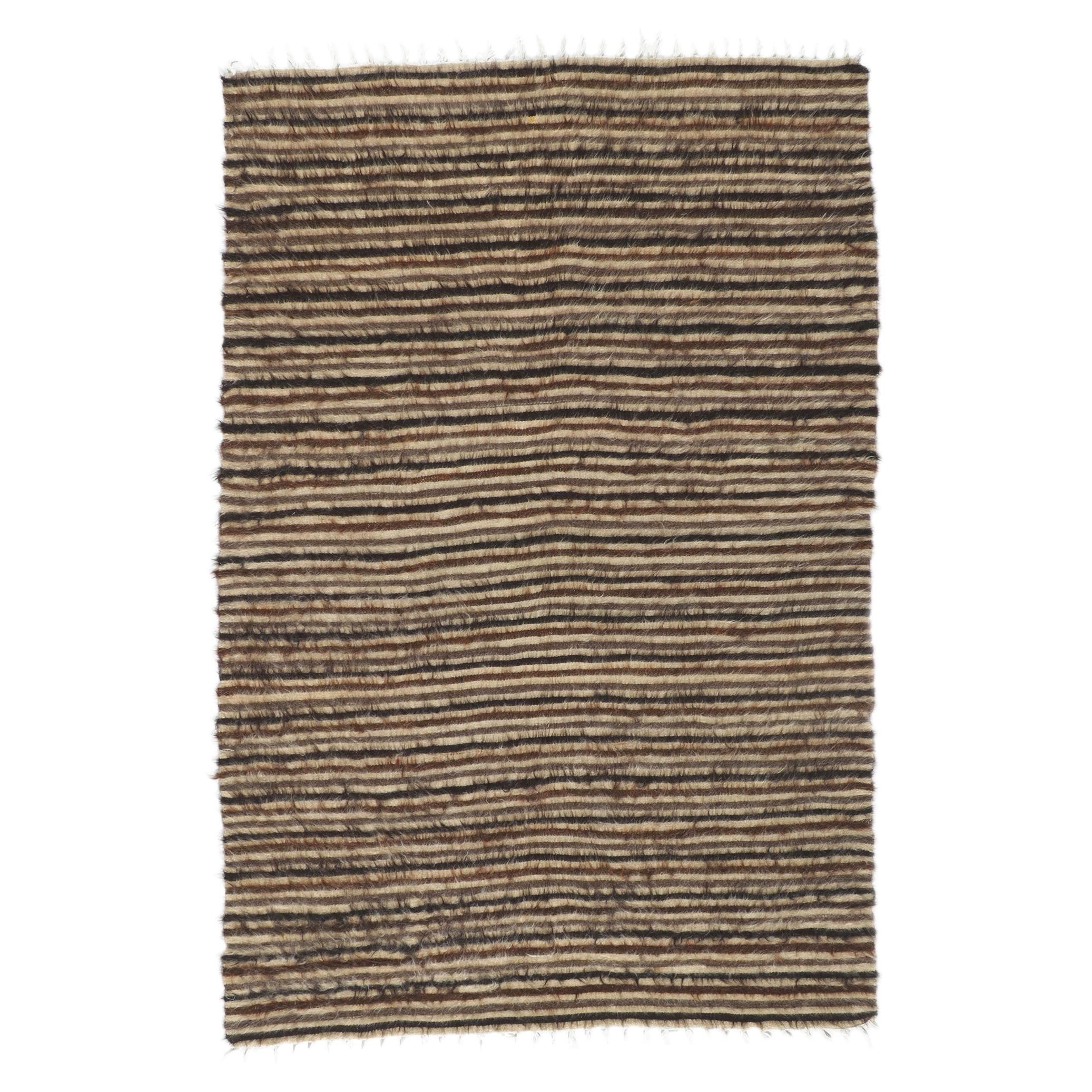 Tapis turc en laine angora des années 1950 avec style moderne