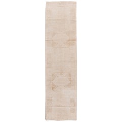 Tapis de couloir vintage turc beige en laine géométrique fait à la main