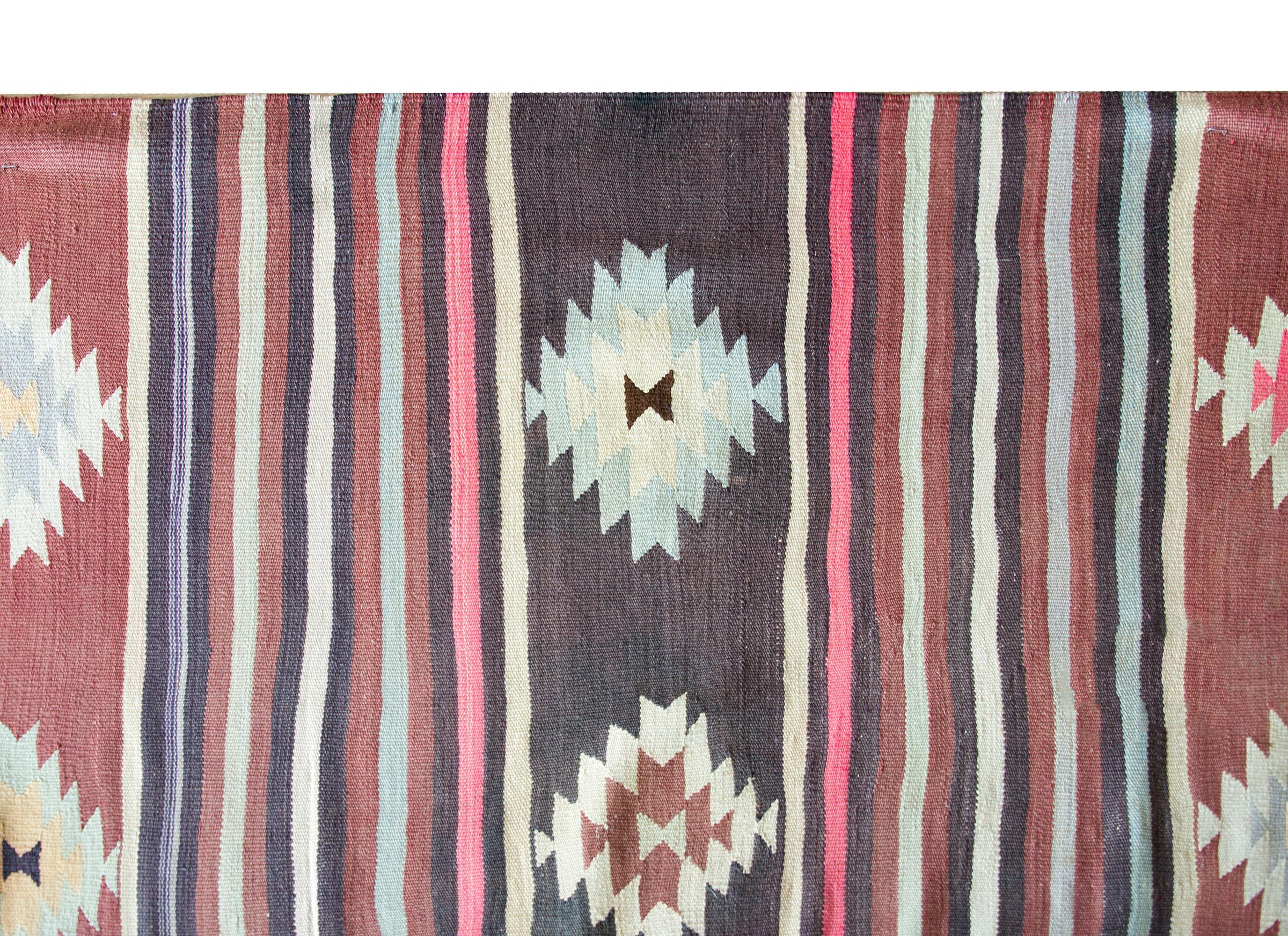 Vintage Turkish Bergama Kilim Rug In Good Condition For Sale In Chicago, IL
