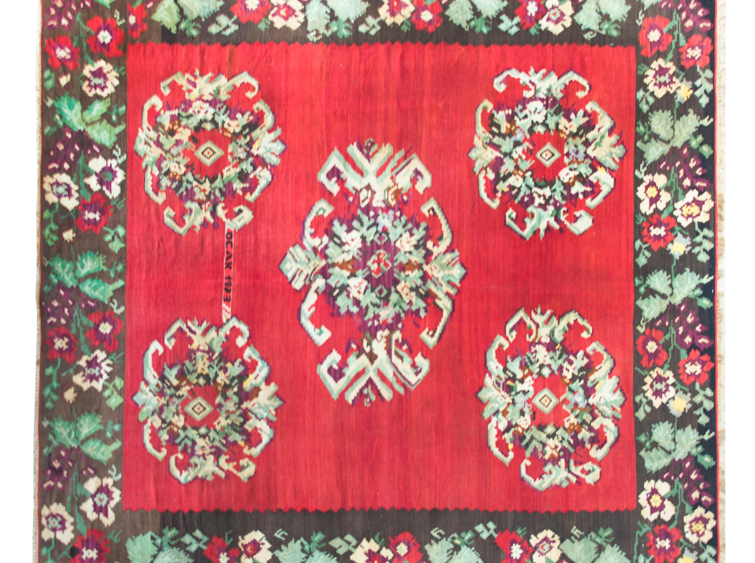 Türkischer bessarabischer Kelim-Teppich im Vintage-Stil (Stammeskunst) im Angebot