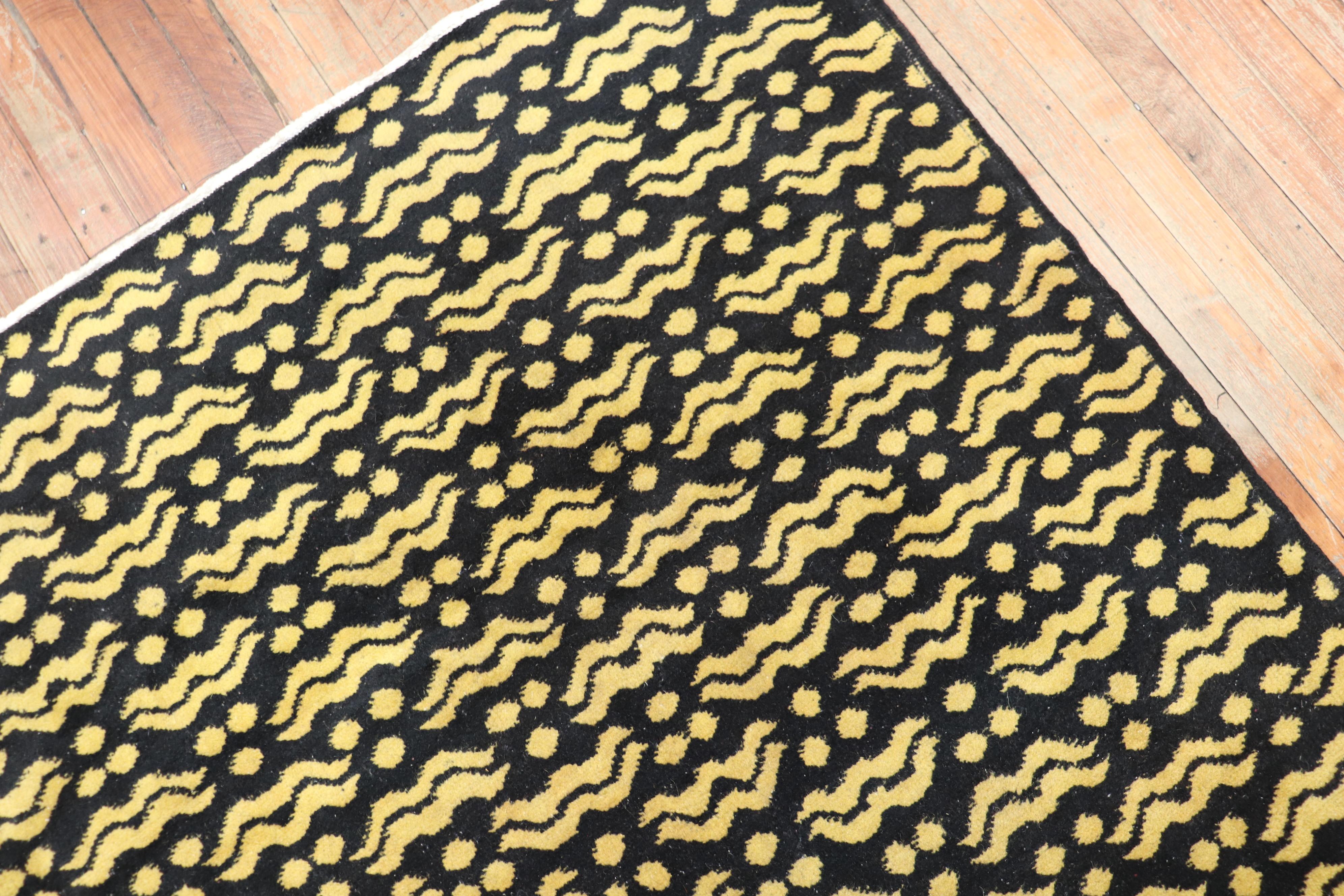 Vintage Turkish Black and Yellow Deco Rug In Good Condition For Sale In New York, NY